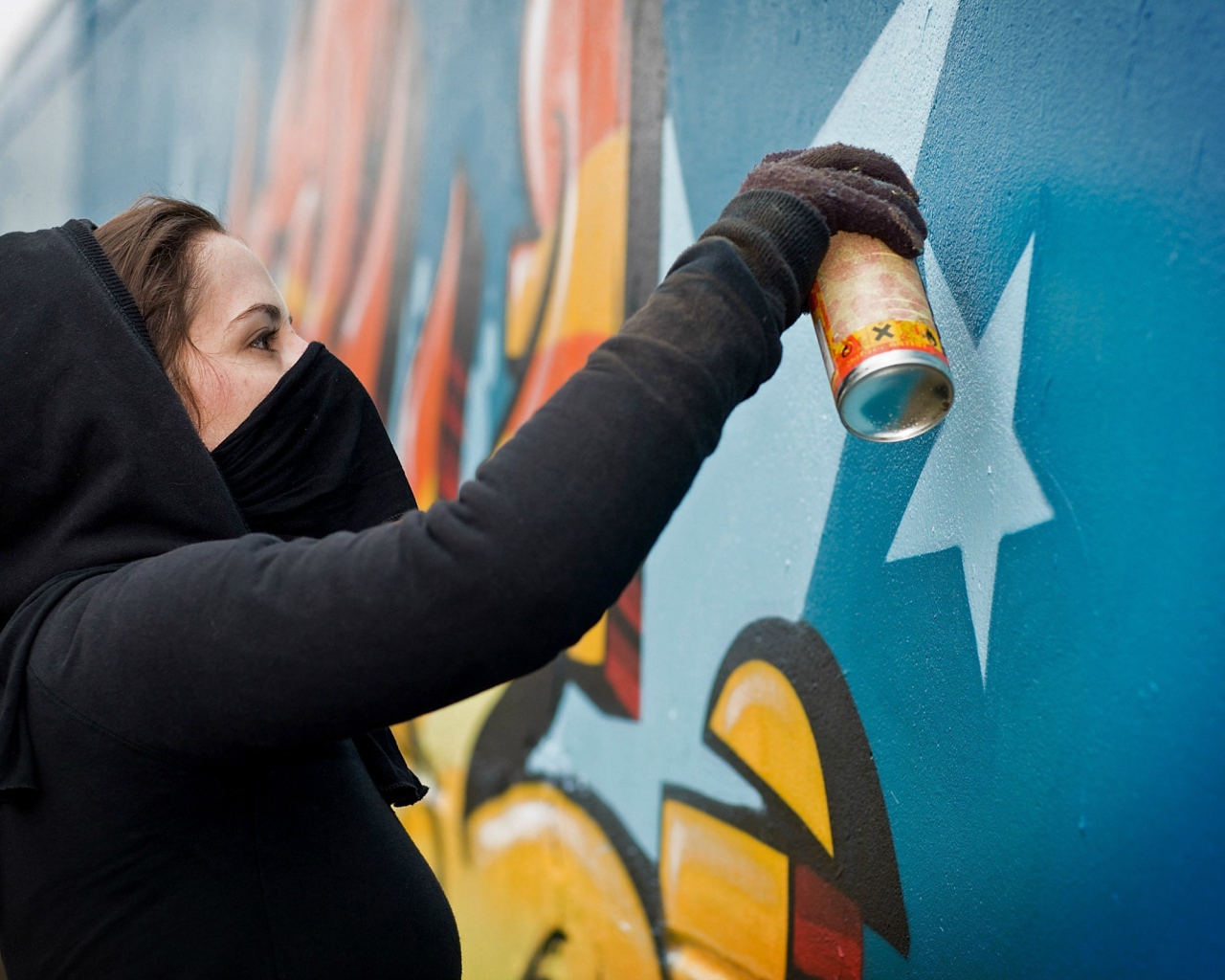 Уличная художница