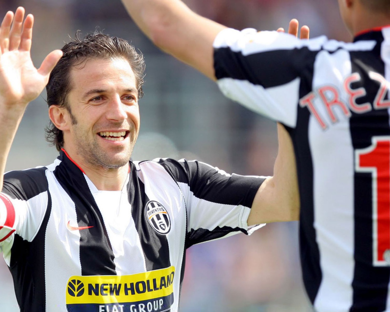 Нападавший игрок Сиднея Алессандро Дель Пьеро