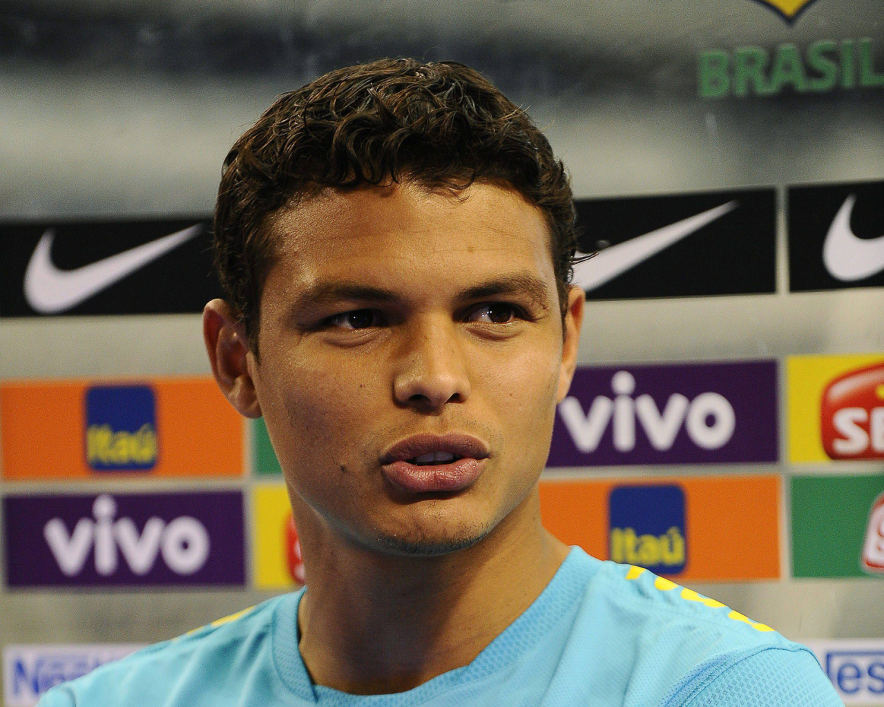 Лучший футболист ПСЖ Тиаго Силва крупным планом