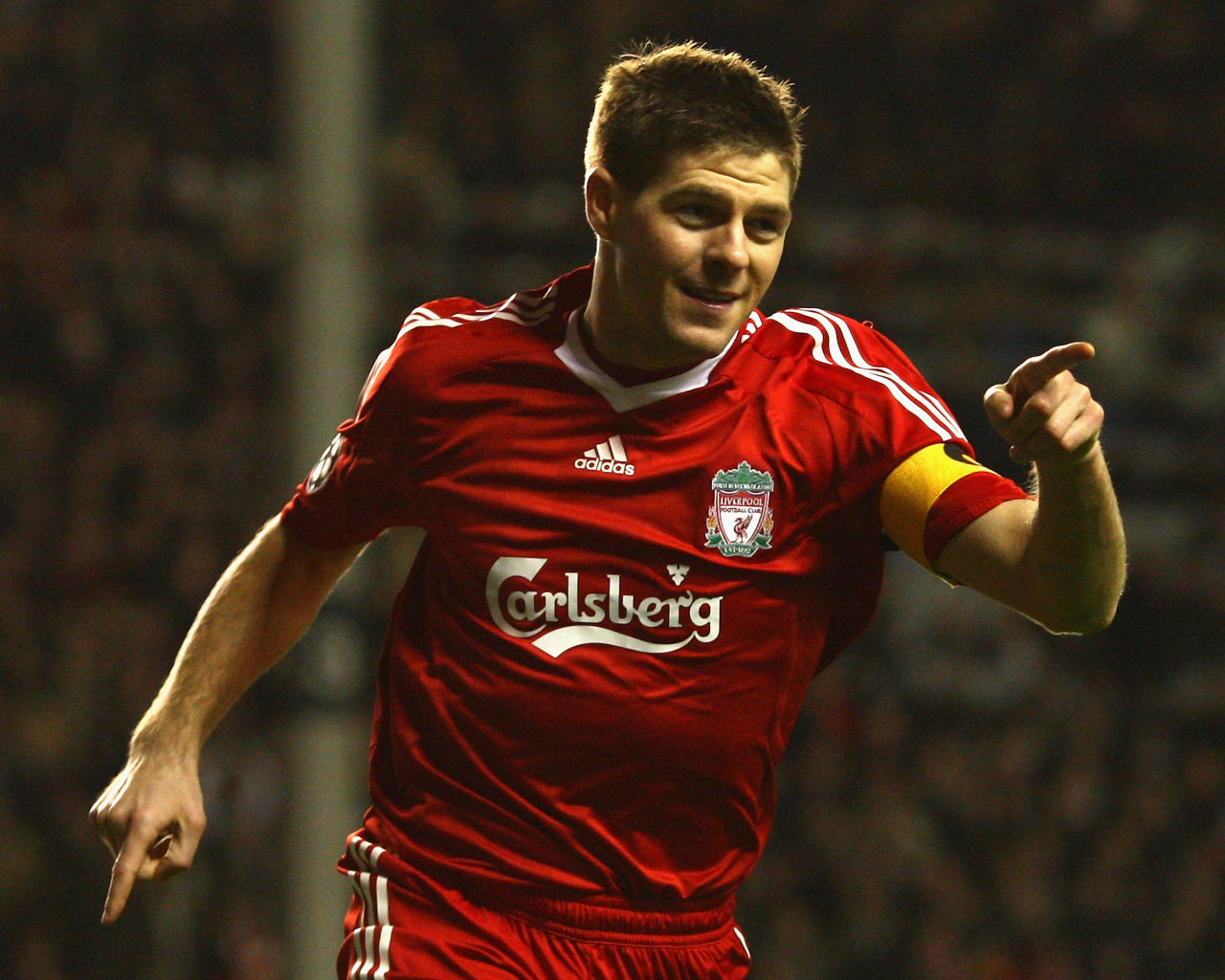 Лучший полузащитник Ливерпуля Стивен