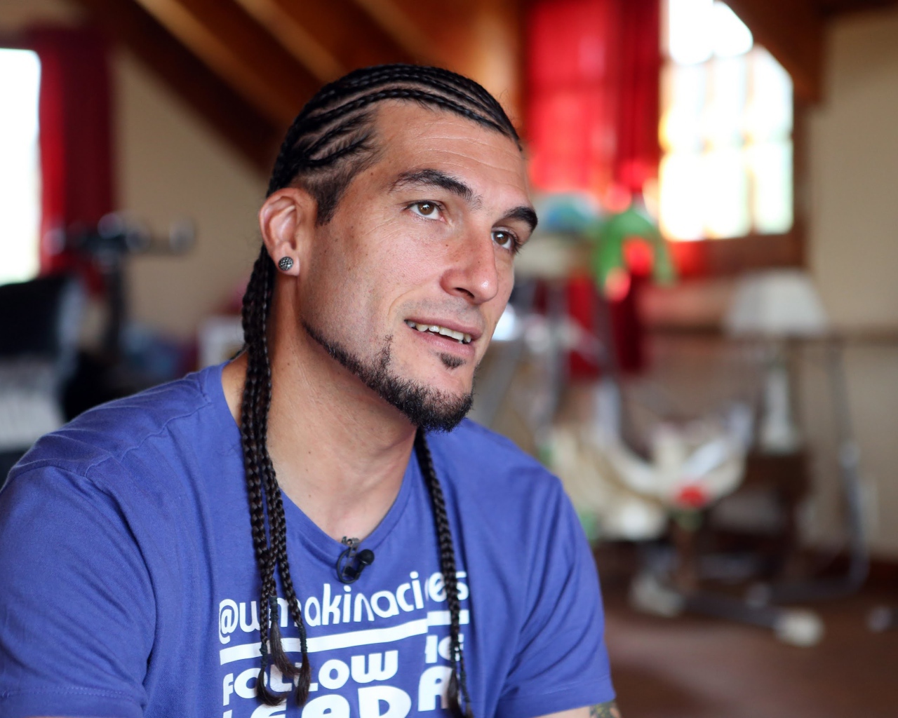 Футболист Барселоны Хосе Пинто в своем доме