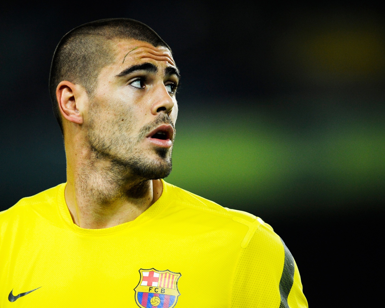 Футболист Барселоны Виктор Вальдес