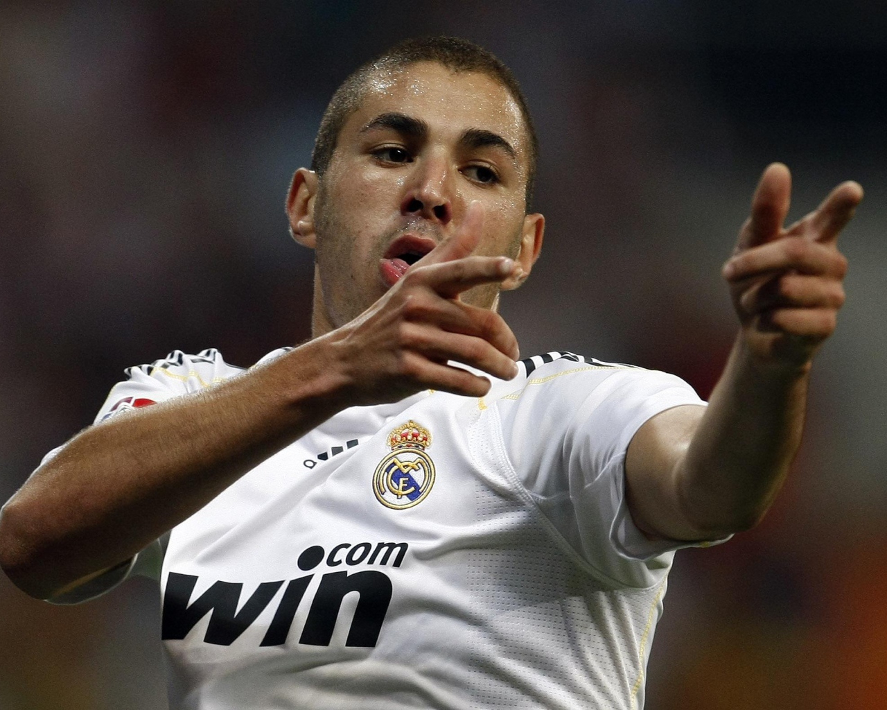 Нападающий Реал Мадрид Карим Бензема крупным планом