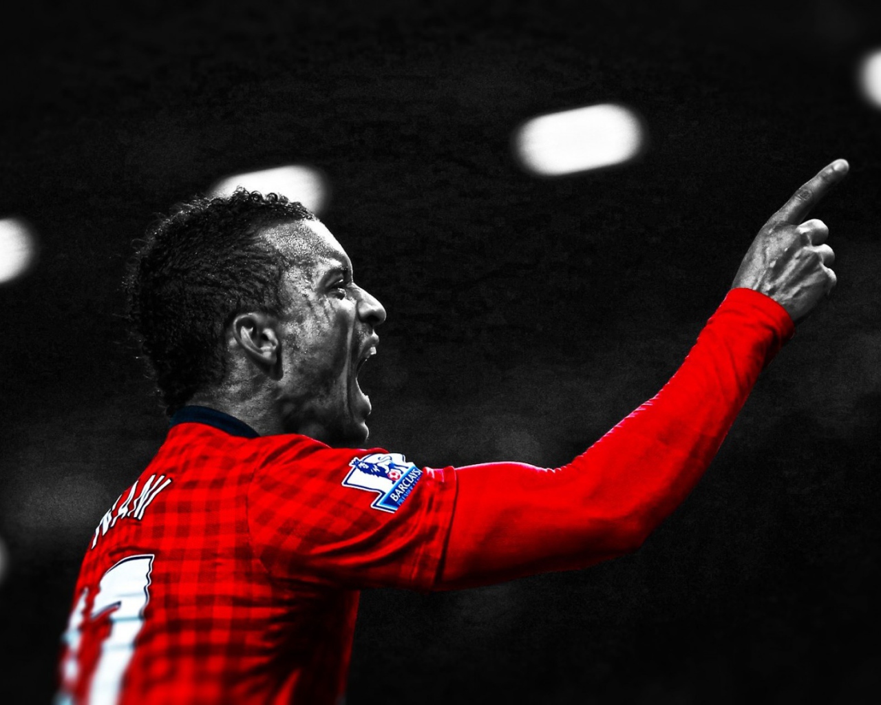  Полузащитник Манчестер Юнайтед Луиш Нани после победы