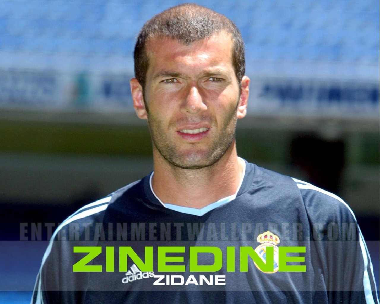 Легенда футбола Зинедин Зидан под солнцем