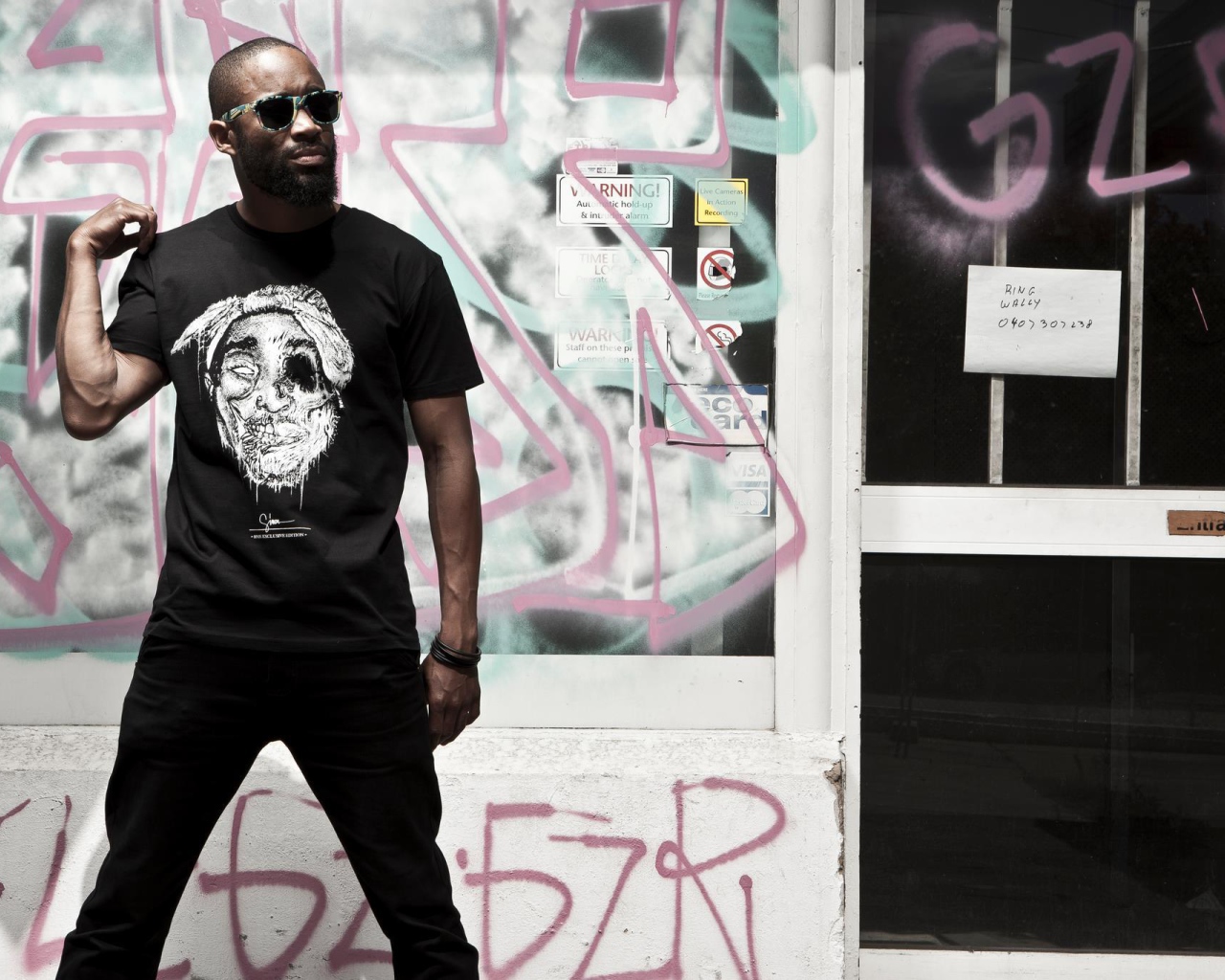 Мужчина в чёрном, swag