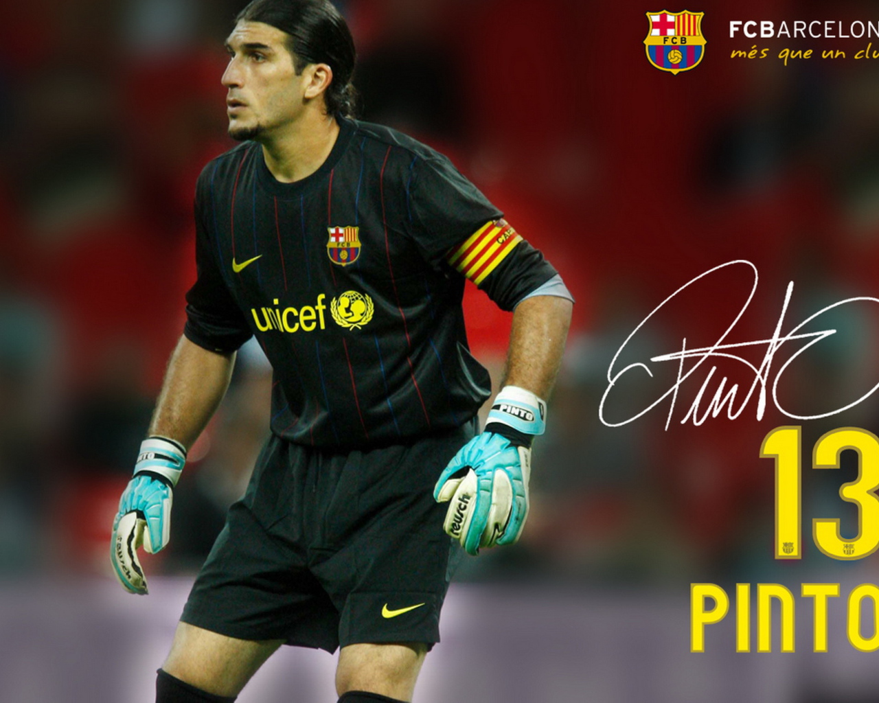 Игрок Барселоны Хосе Пинто