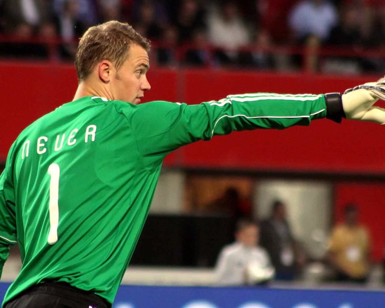 Игрок Баварии Мануэль Нойер