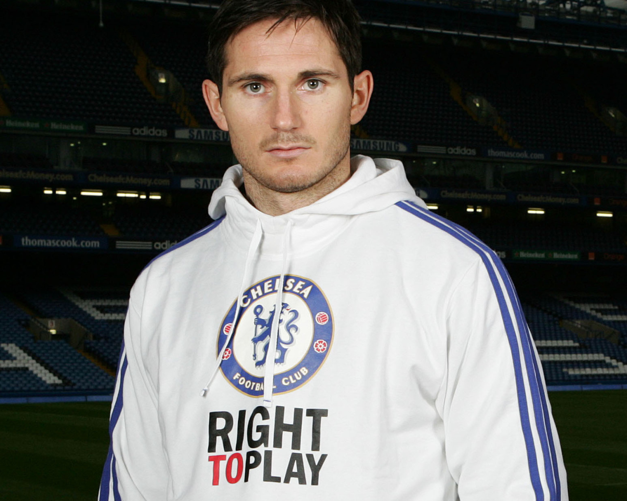 Игрок из Челси Фрэнк Лэмпард крупным планом