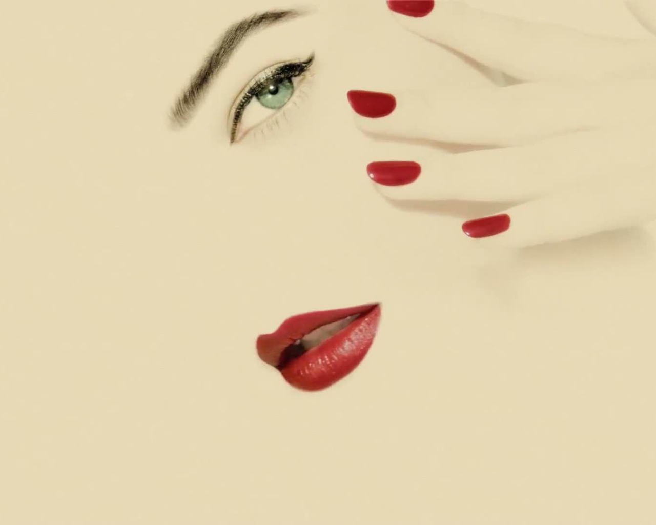 Красивая фотография лица девушки