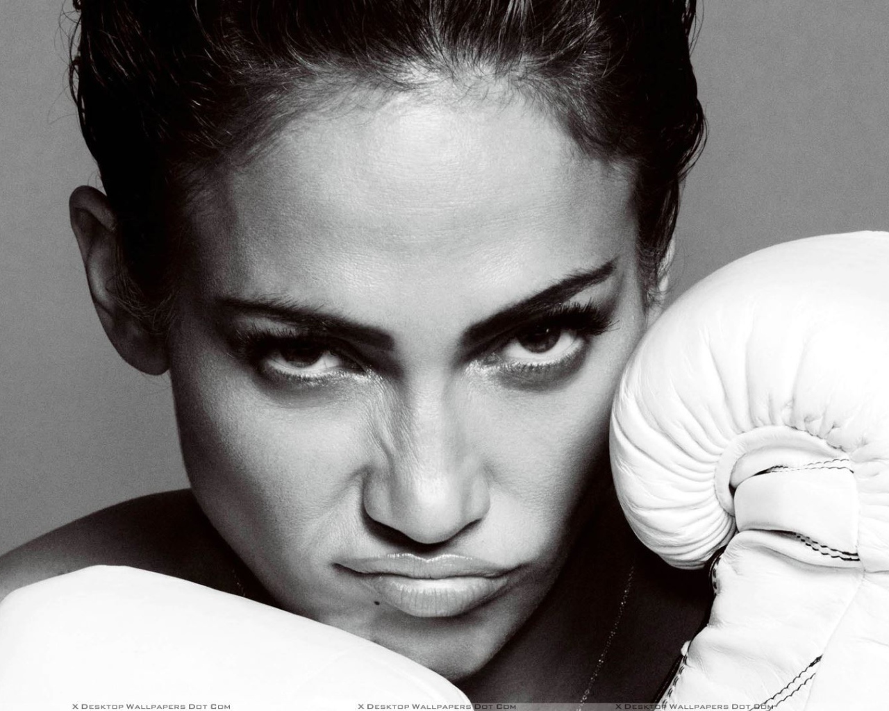 Дженнифер Лопес в боксёрских перчатках