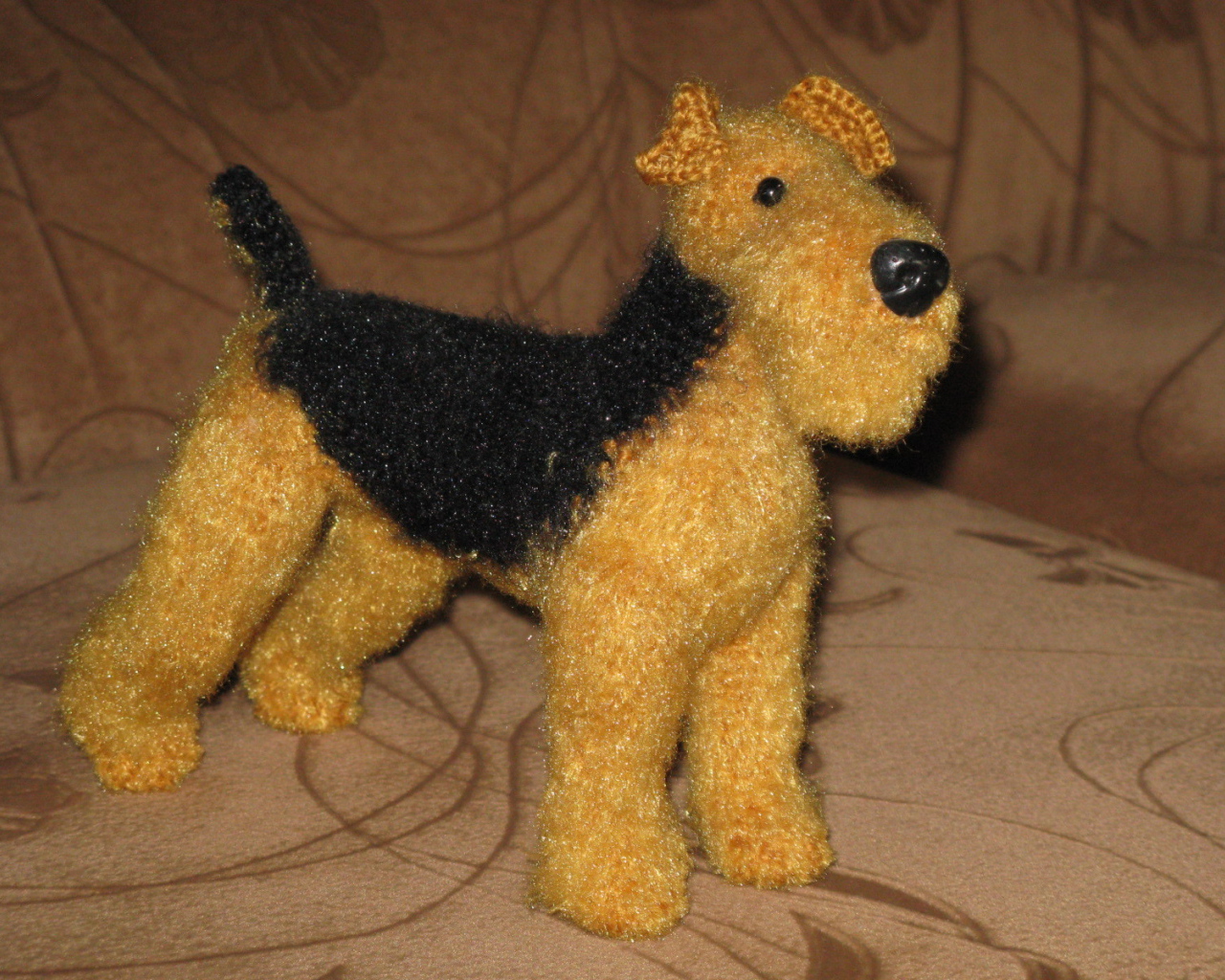 Игрушка вязаный эрдельтерьер