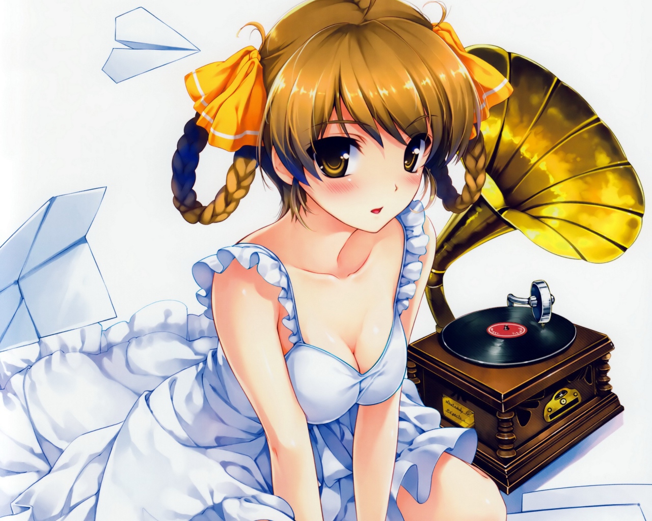 Девушка с патефоном