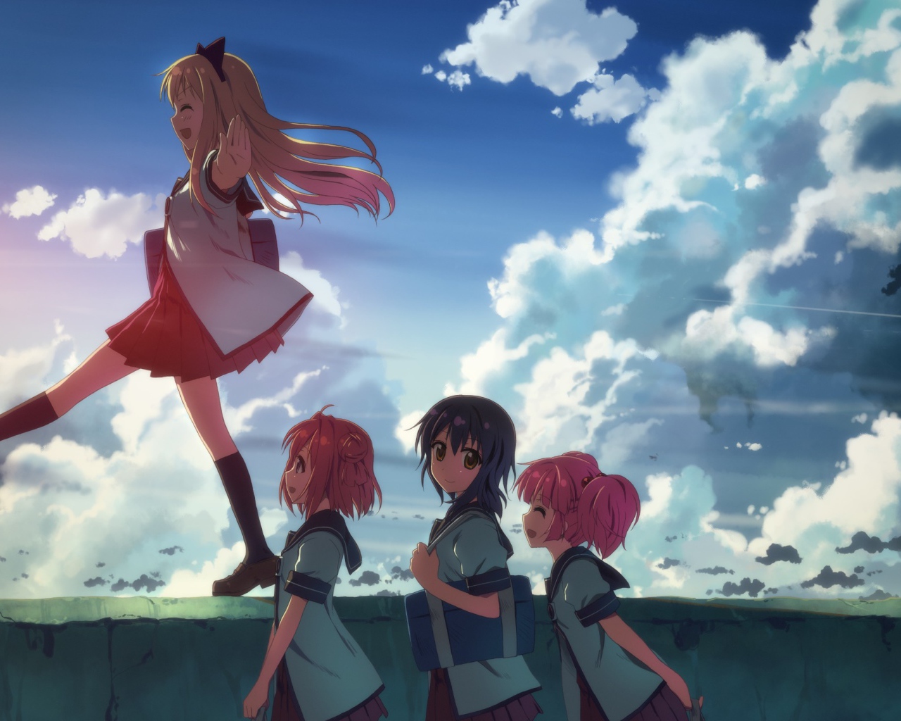 Девочка шагает по стене