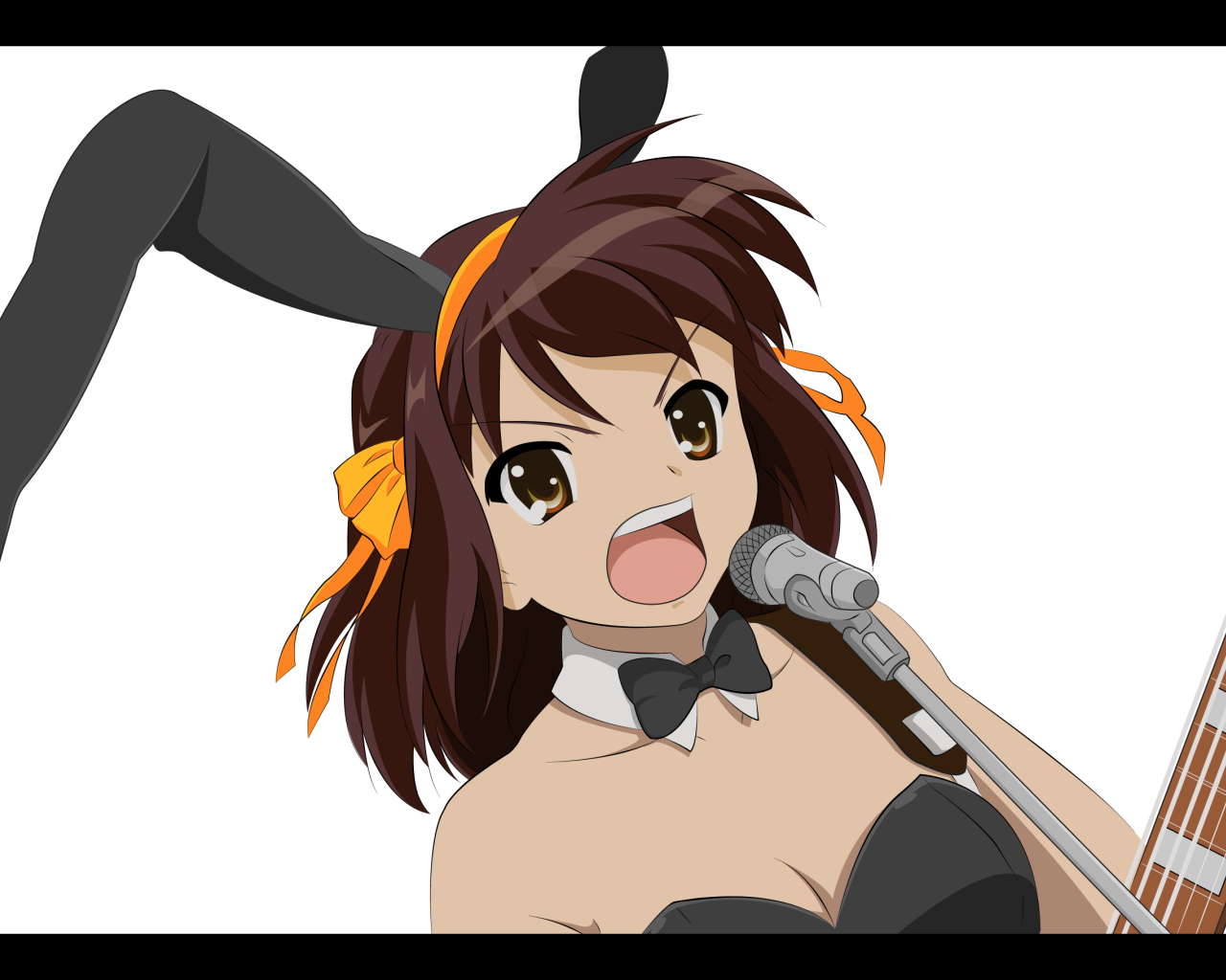 Сузумия у микрофона