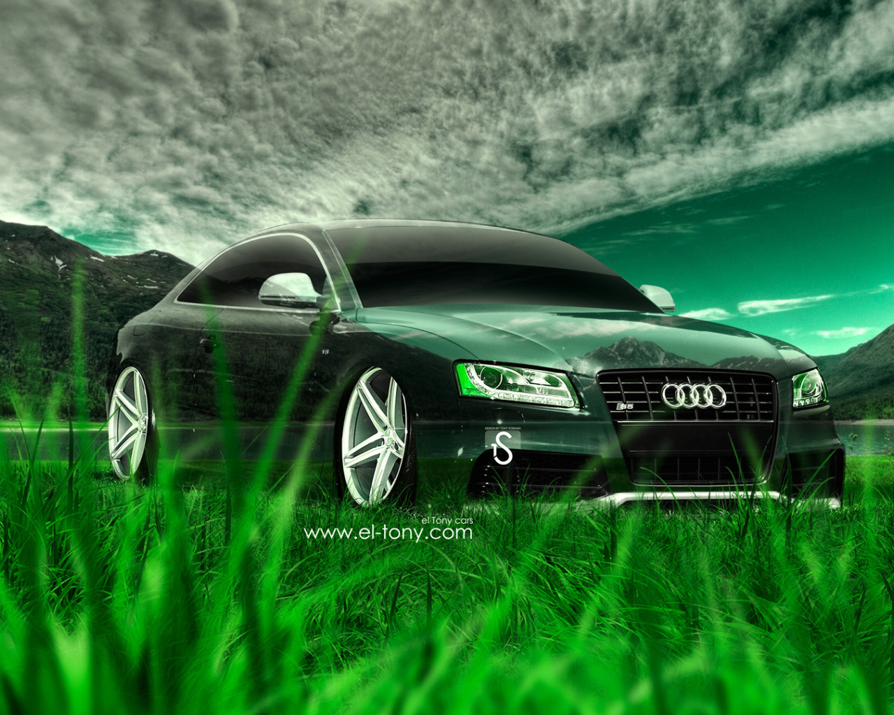 Audi S5 на фоне гор