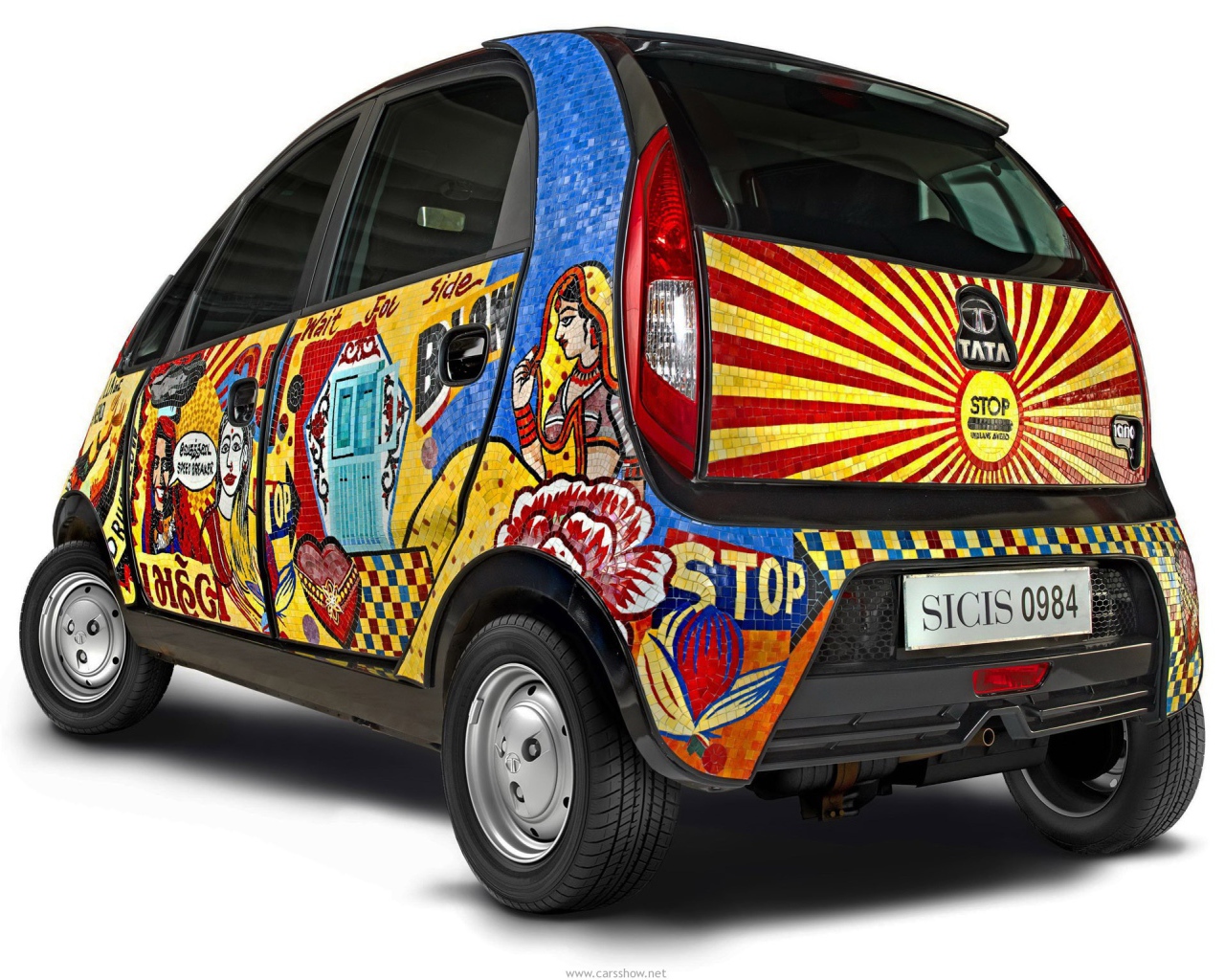 Автомобиль марки Tata Nano 2014