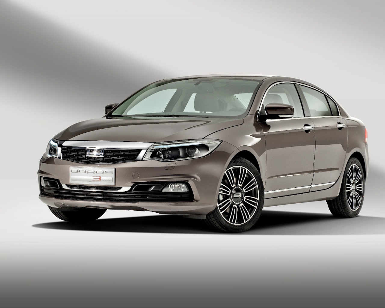 Фото автомобиля Qoros 3 2014