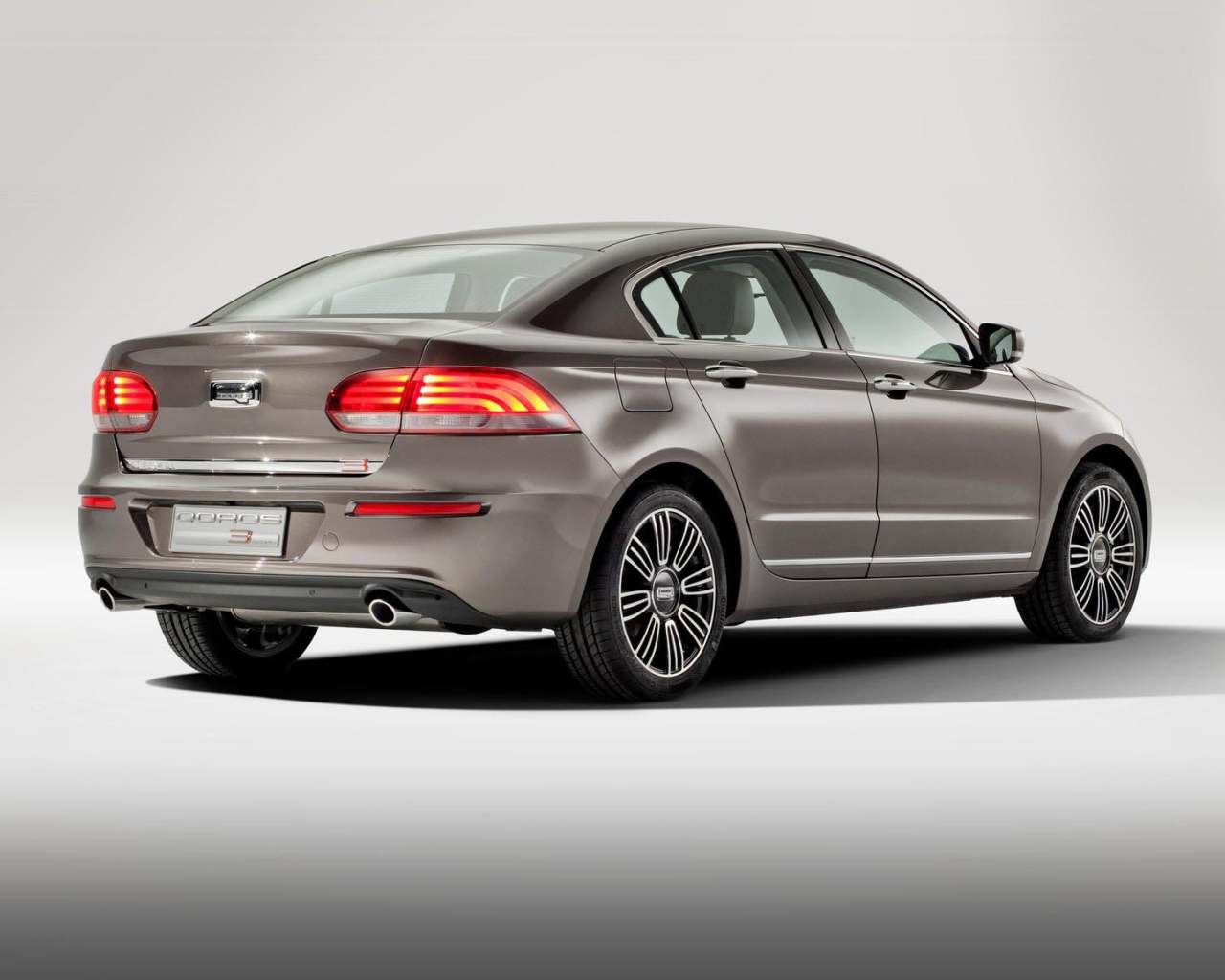 Тест драйв автомобиля Qoros 3 2014