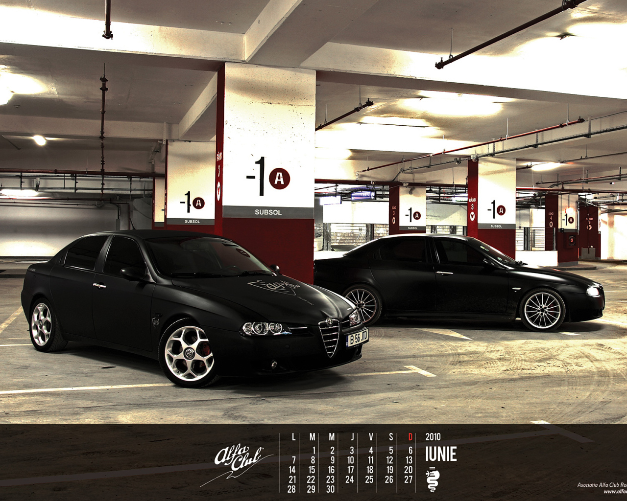 Красивый автомобиль Alfa Romeo 156