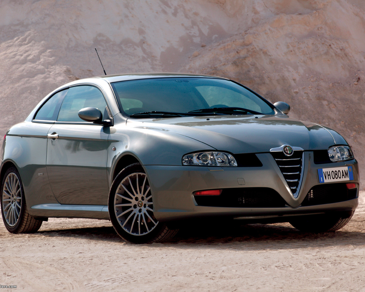 Красивый автомобиль Alfa Romeo 169