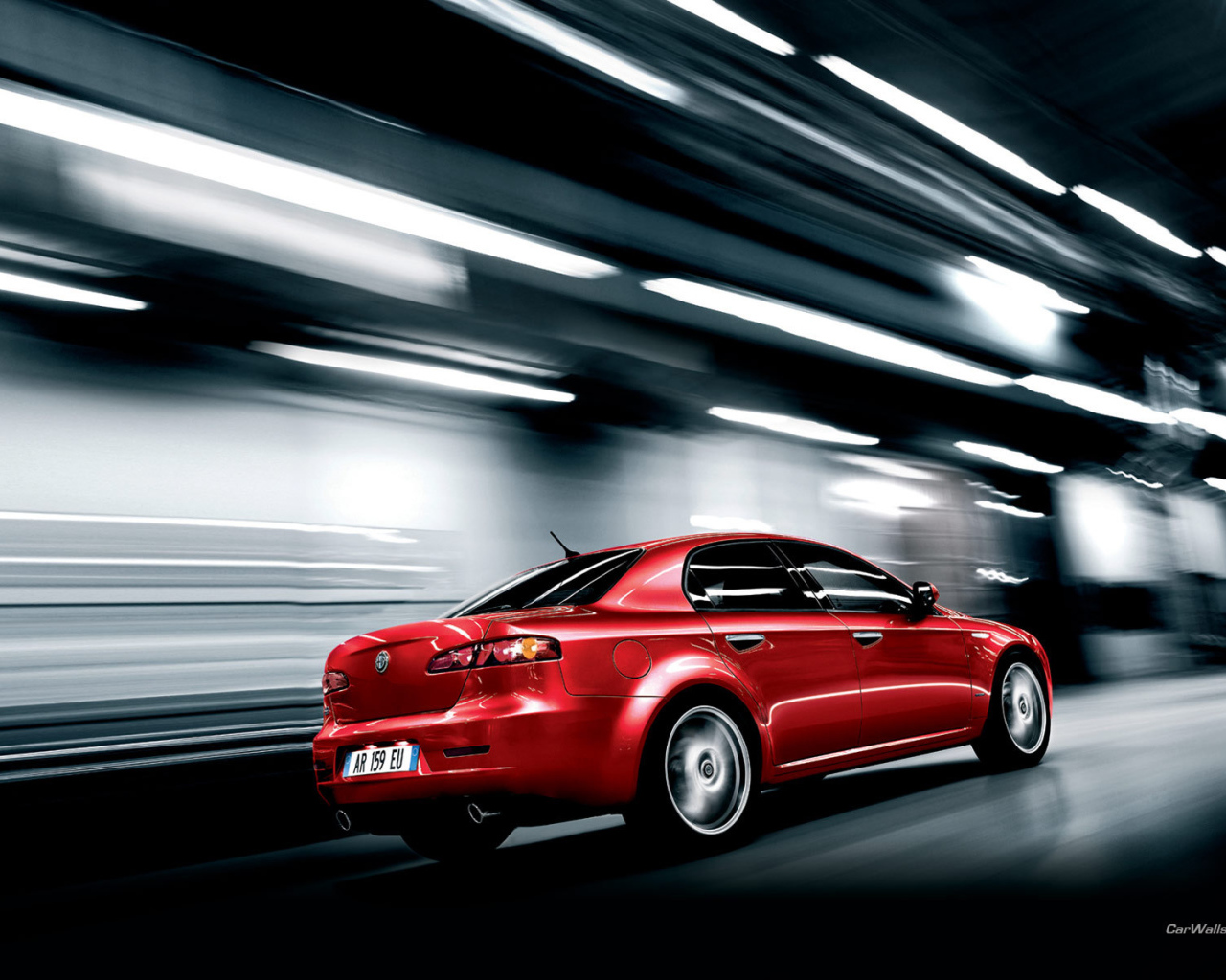 Автомобиль марки Alfa Romeo модели 159