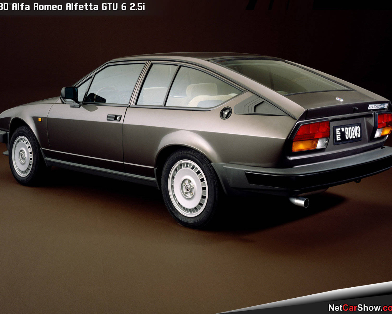 Автомобиль марки Alfa Romeo модели alfetta