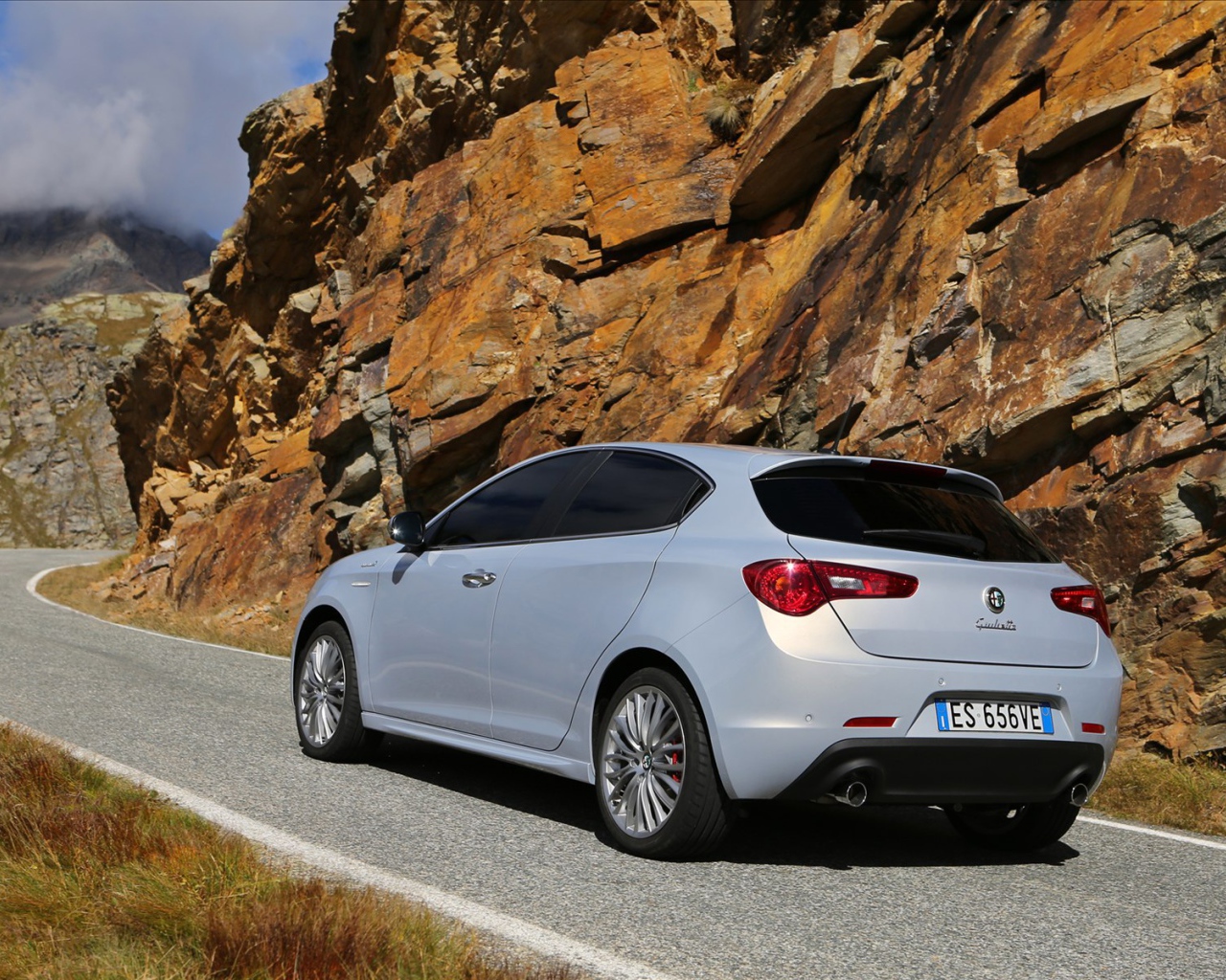 Автомобиль марки Alfa Romeo модели giulietta 2014