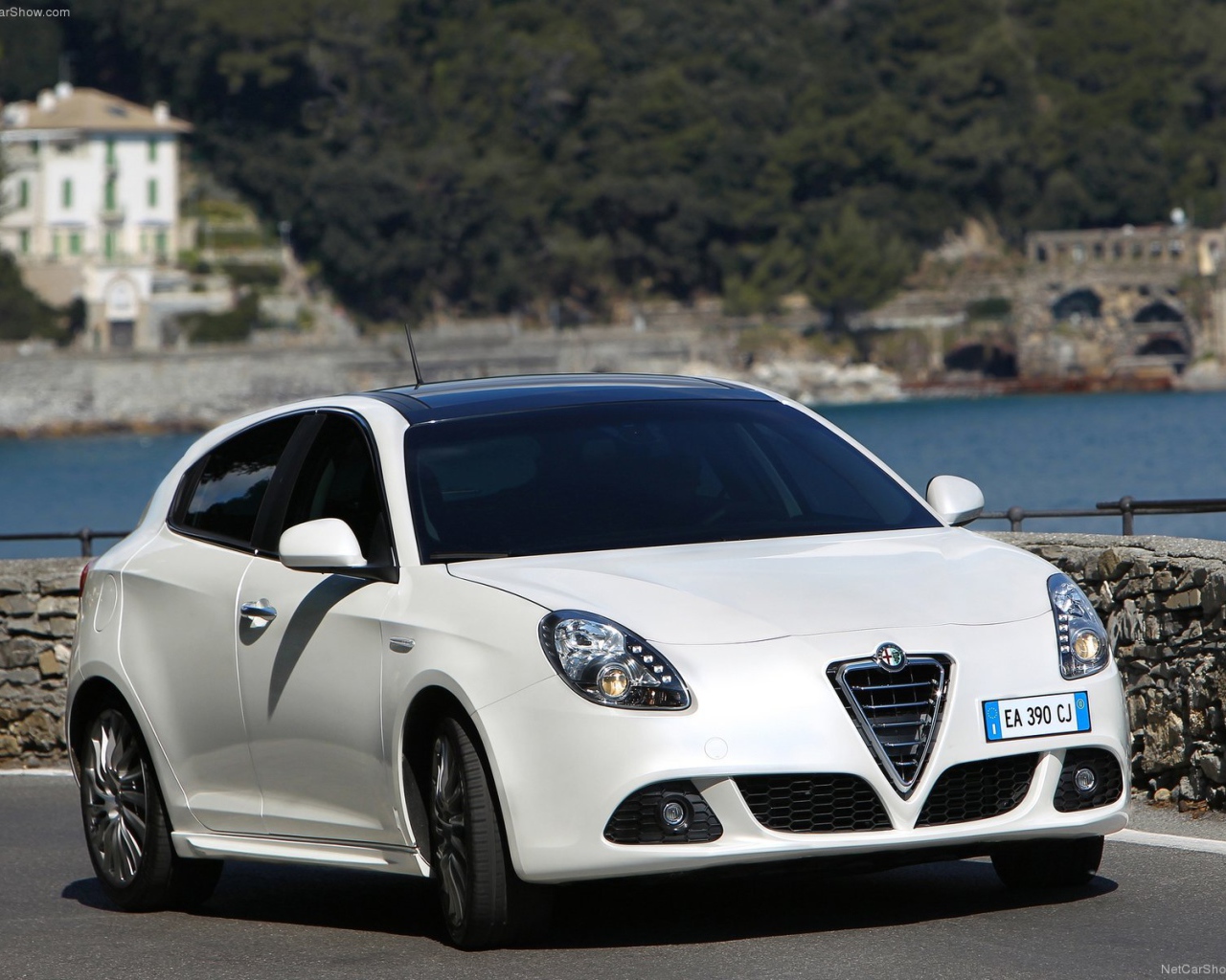 Дизайн автомобиля Alfa Romeo 145