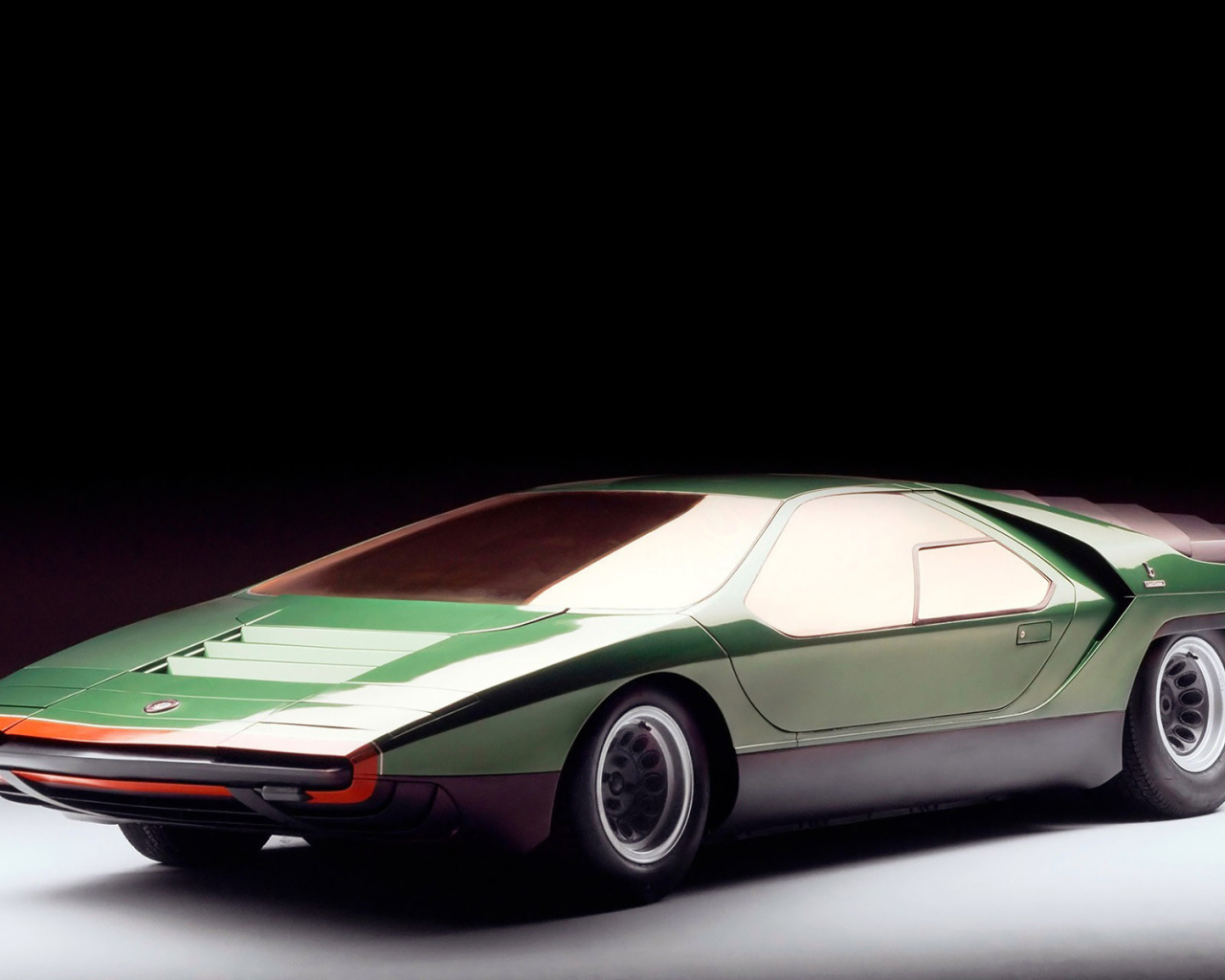Дизайн автомобиля Alfa Romeo carabo