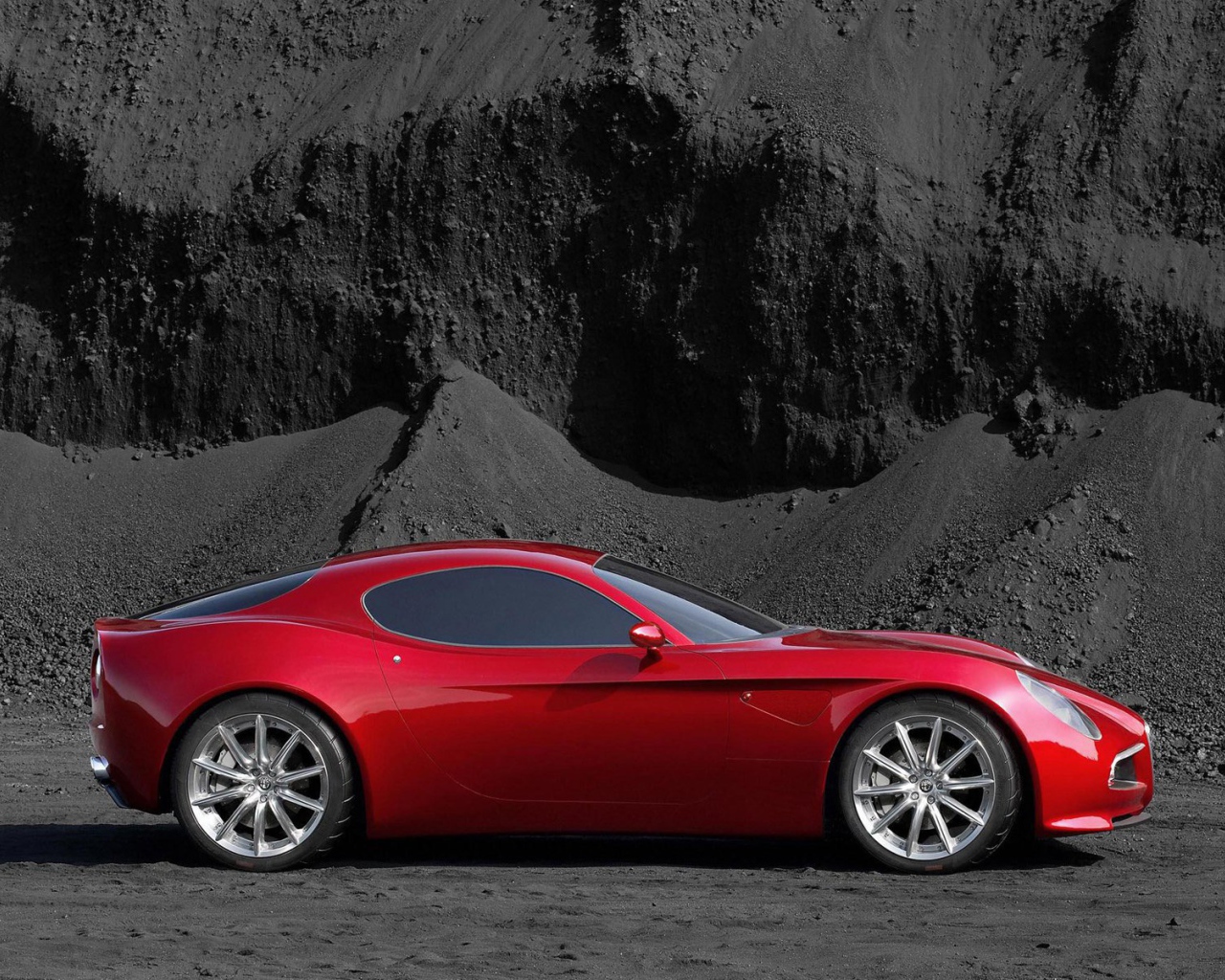 Новый автомобиль Alfa Romeo 8c competizione