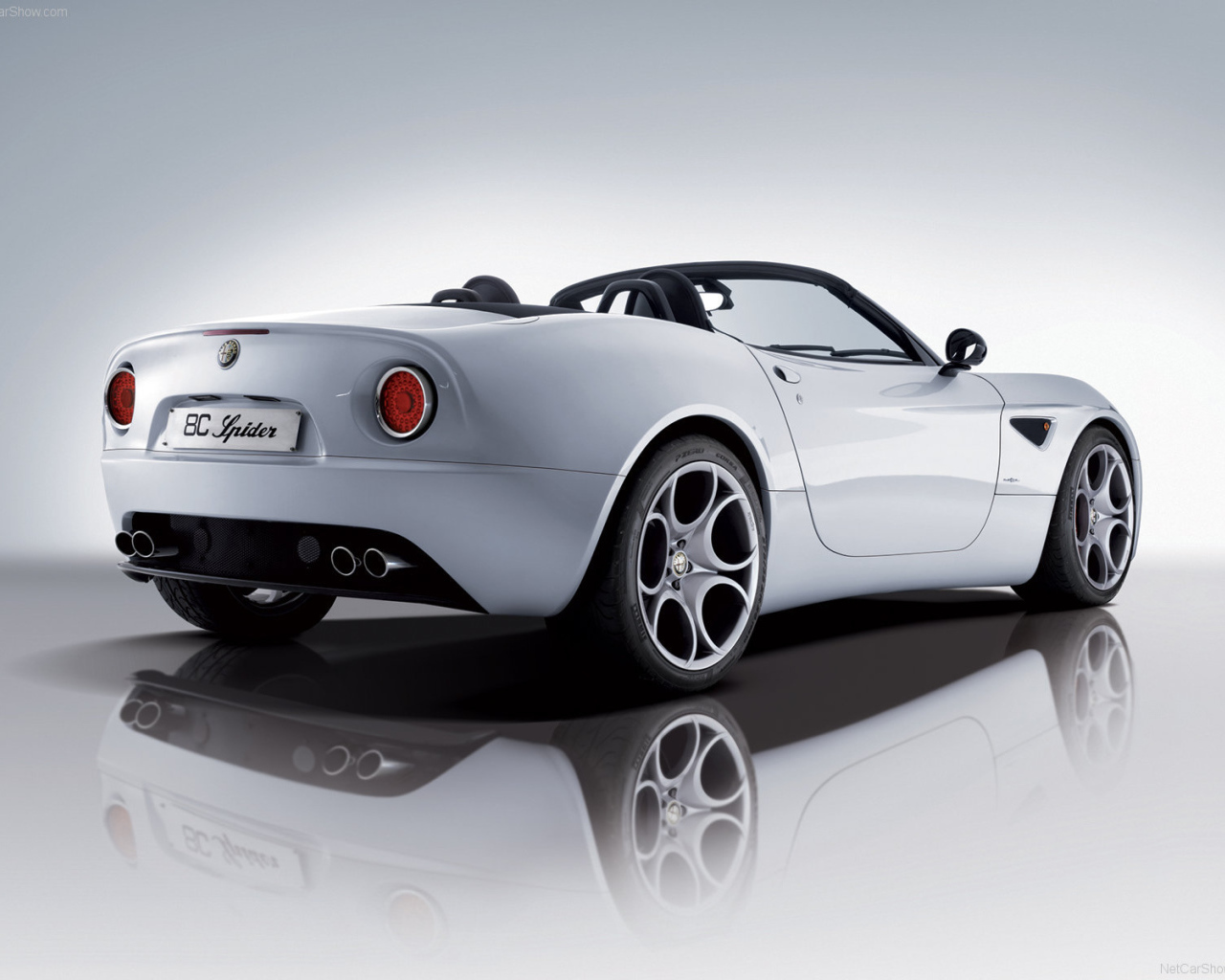 Новый автомобиль Alfa Romeo 8c spider