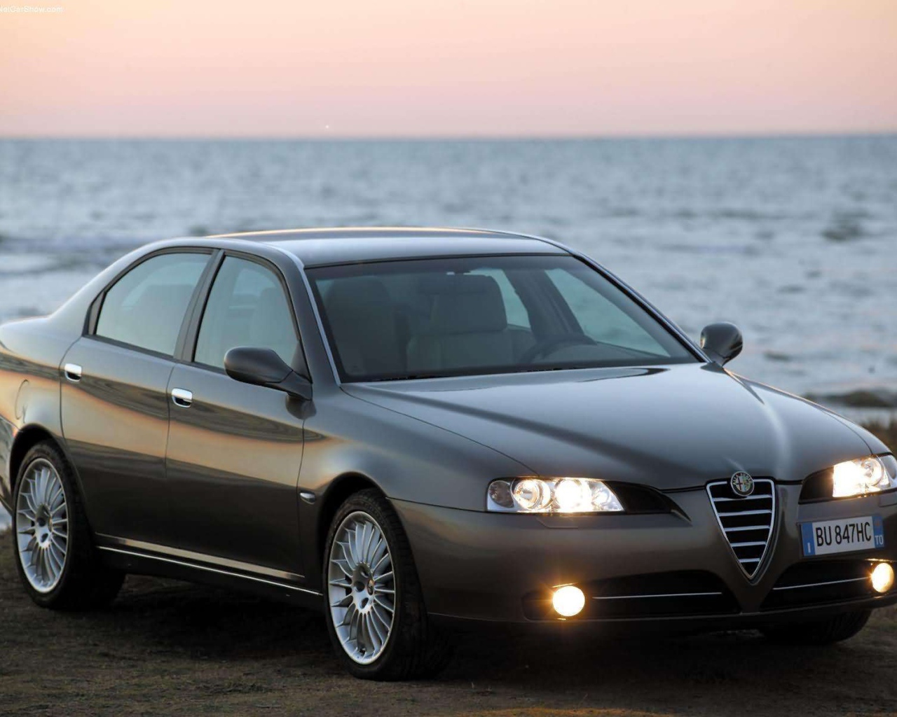 Надежный автомобиль Alfa Romeo 166