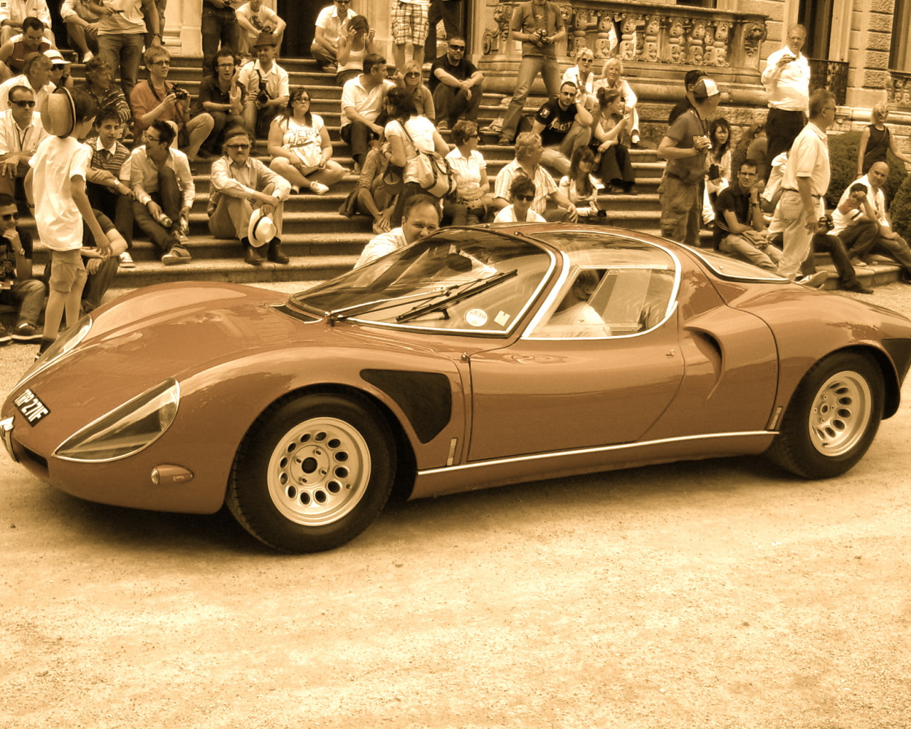 Надежный автомобиль Alfa Romeo 33