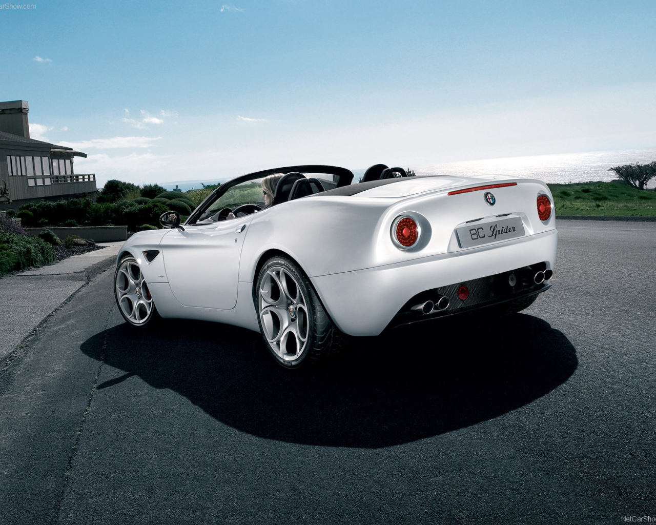 Надежный автомобиль Alfa Romeo 8c spider