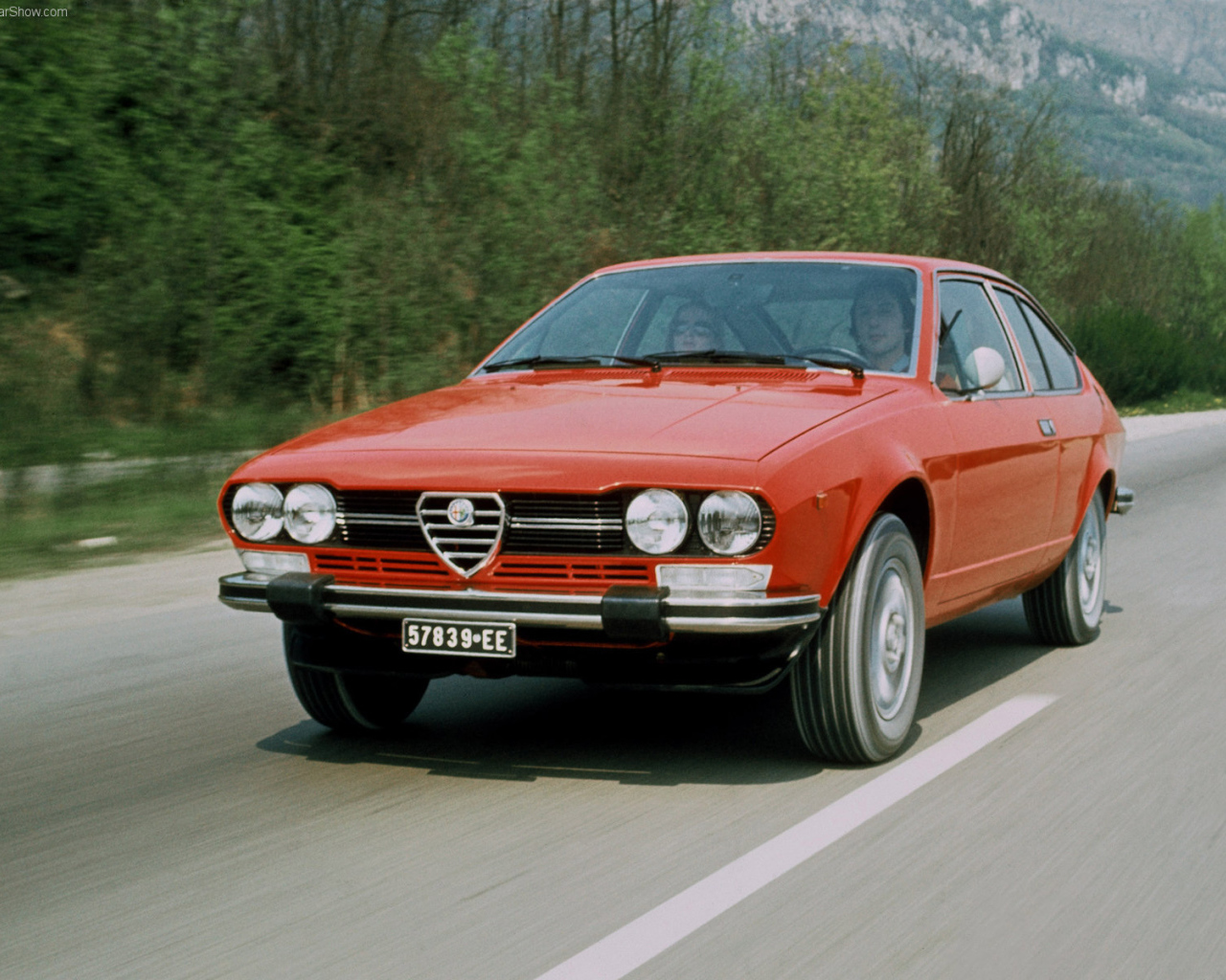 Надежная машина Alfa Romeo alfetta