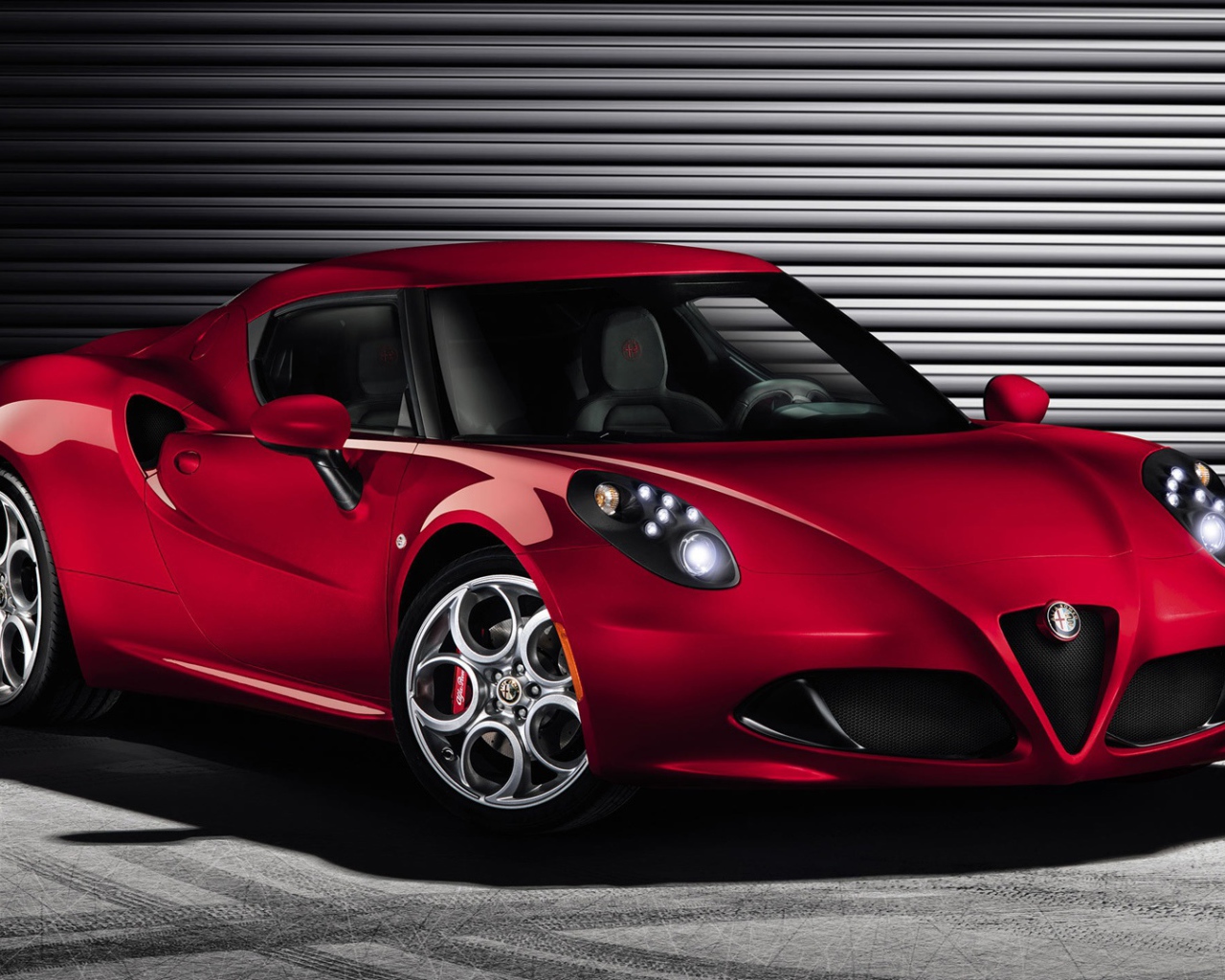 Надежный автомобиль Alfa Romeo gloria