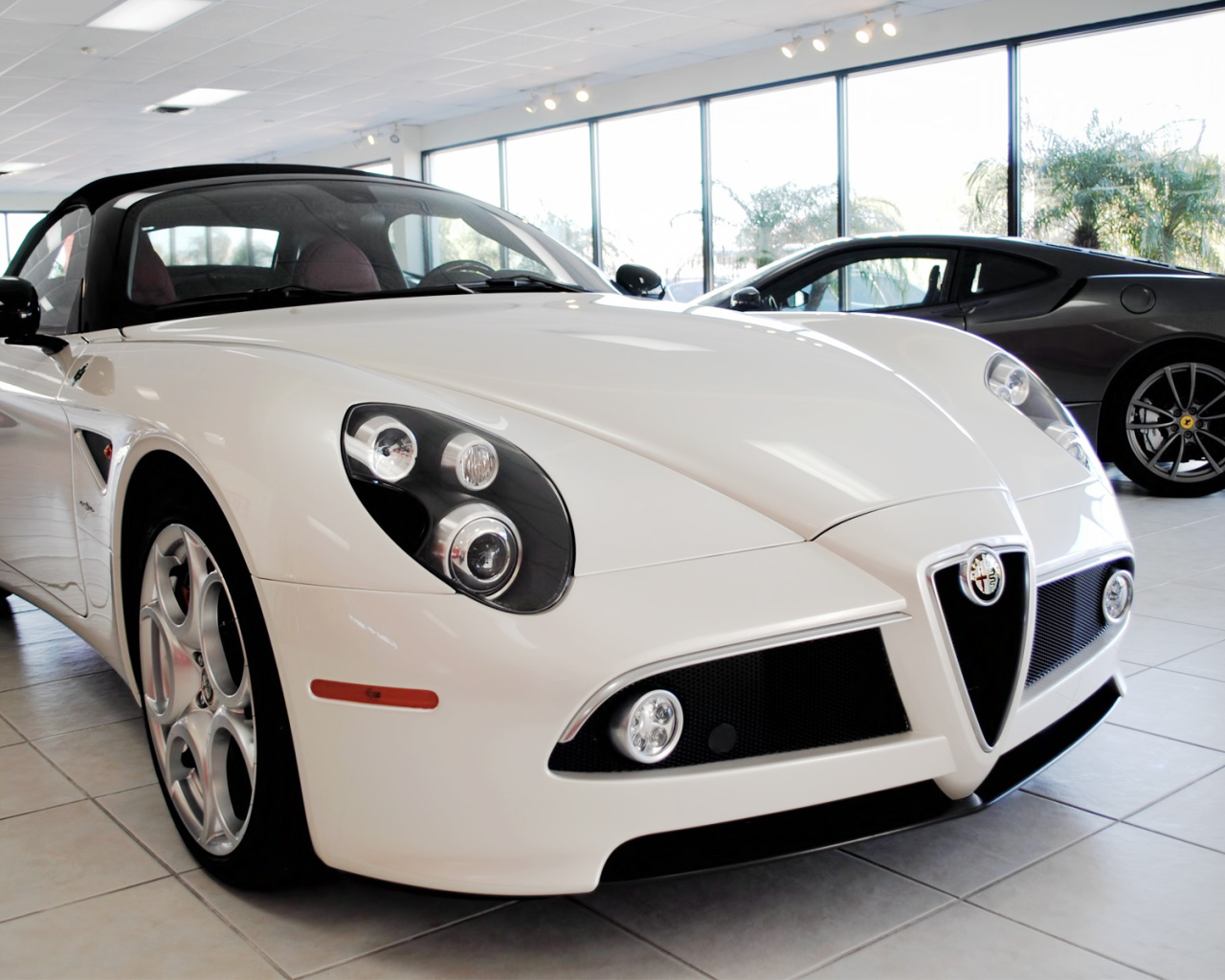 Новая машина Alfa Romeo 8c spider