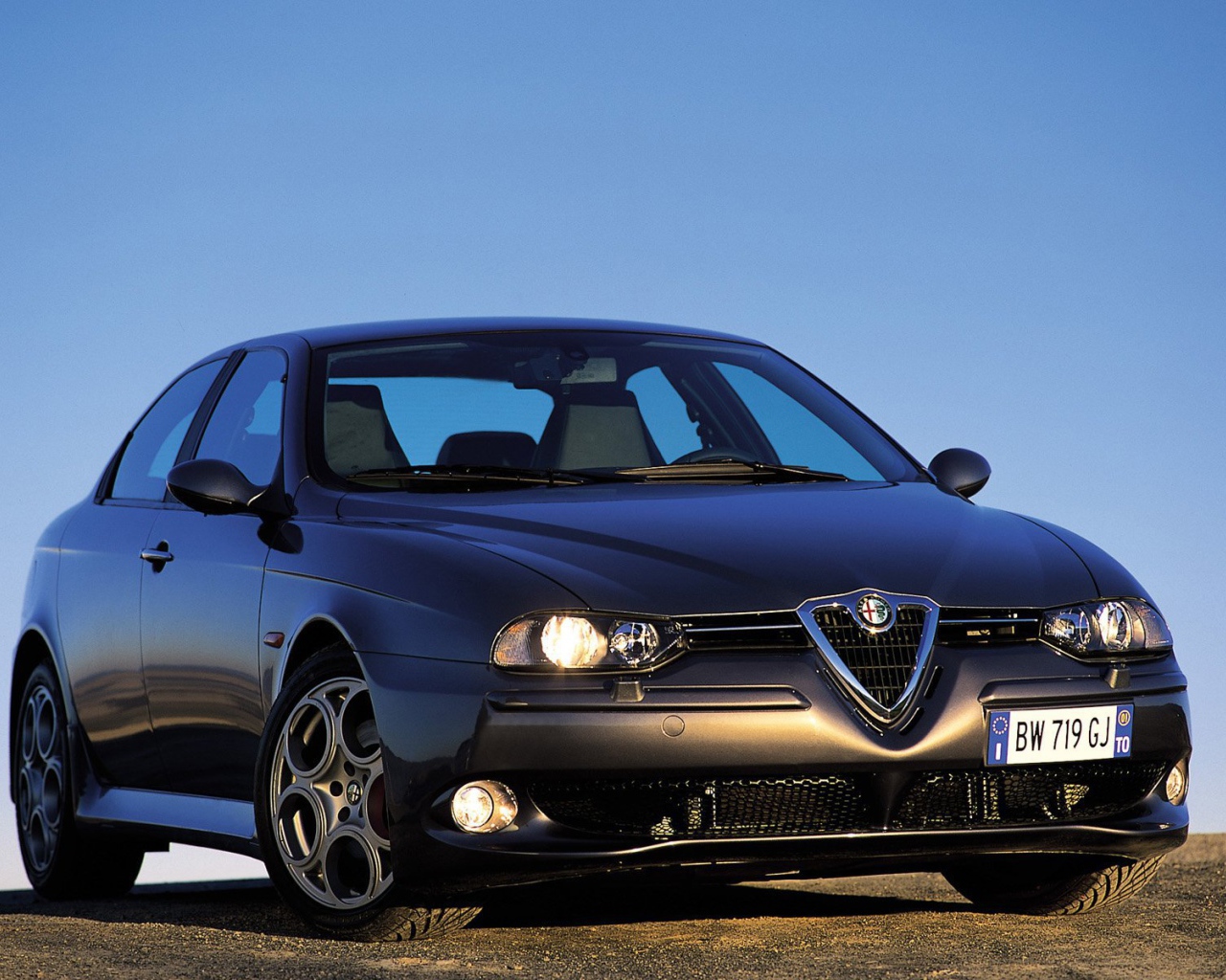 Надежный автомобиль Alfa Romeo 156