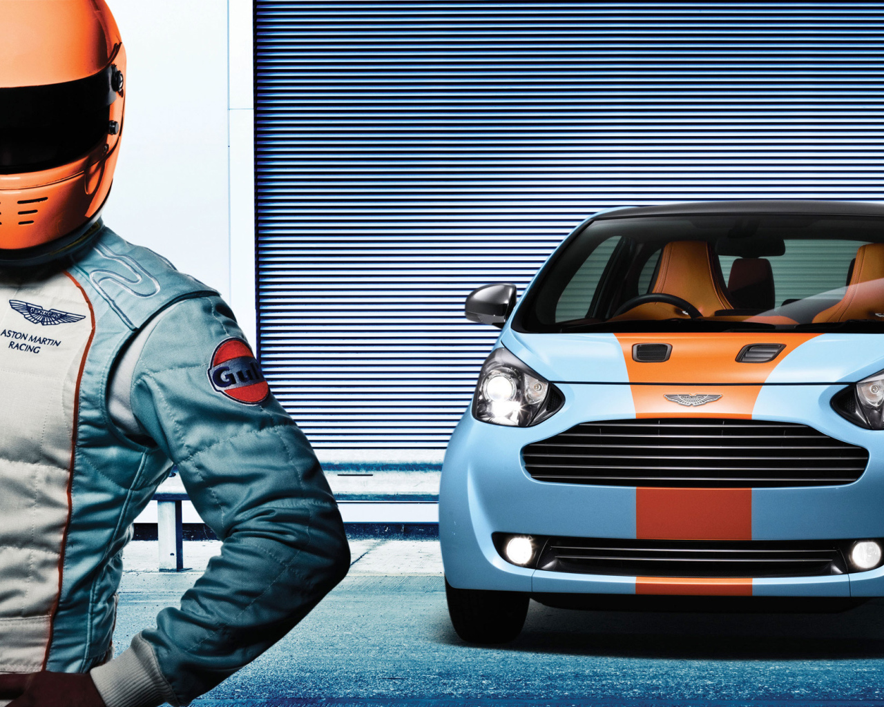 Красивый автомобиль Aston Martin cygnet в Москве