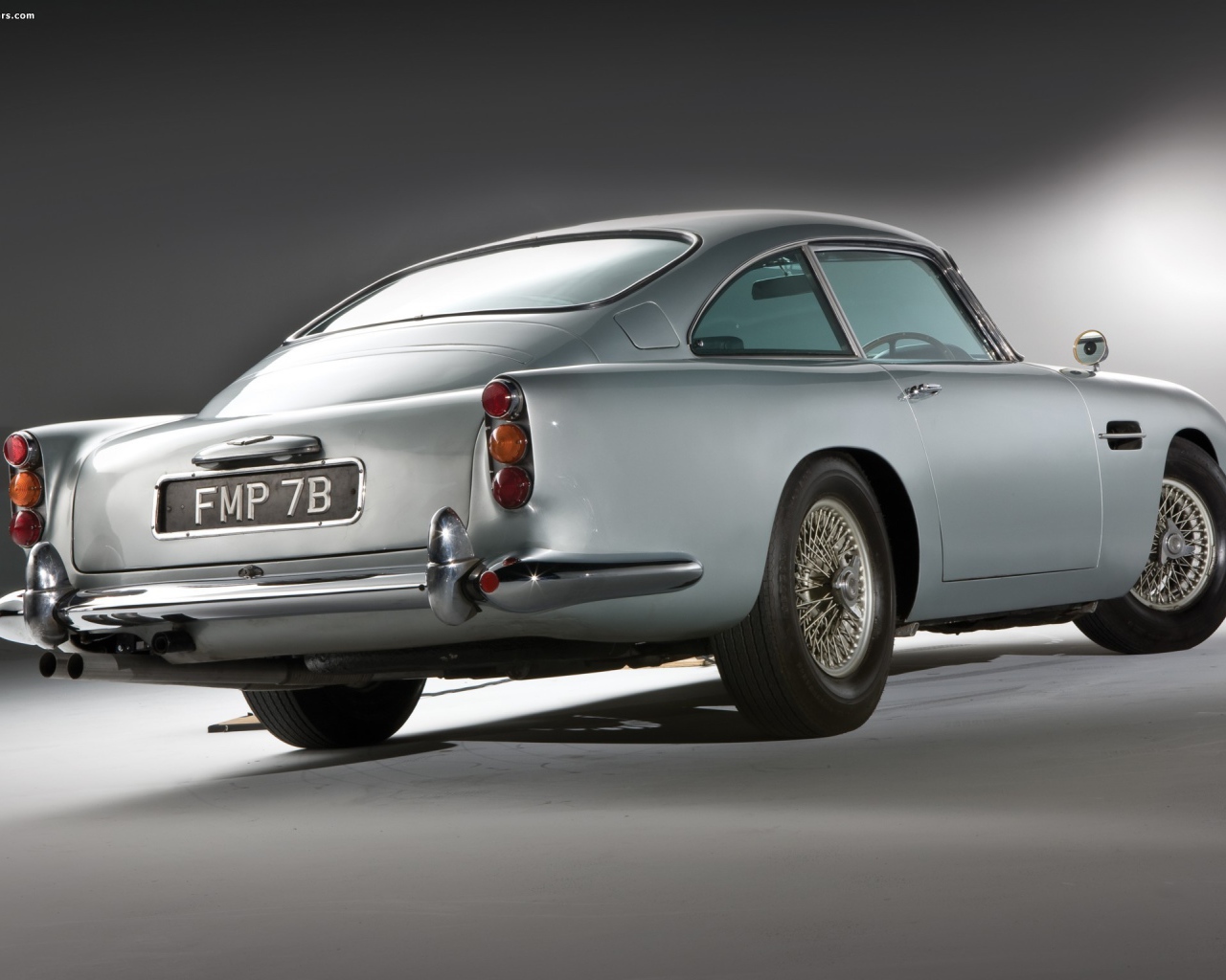 Дизайн автомобиля Aston Martin db5