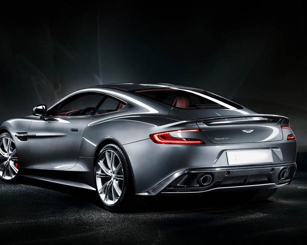Дизайн автомобиля Aston Martin vanquish