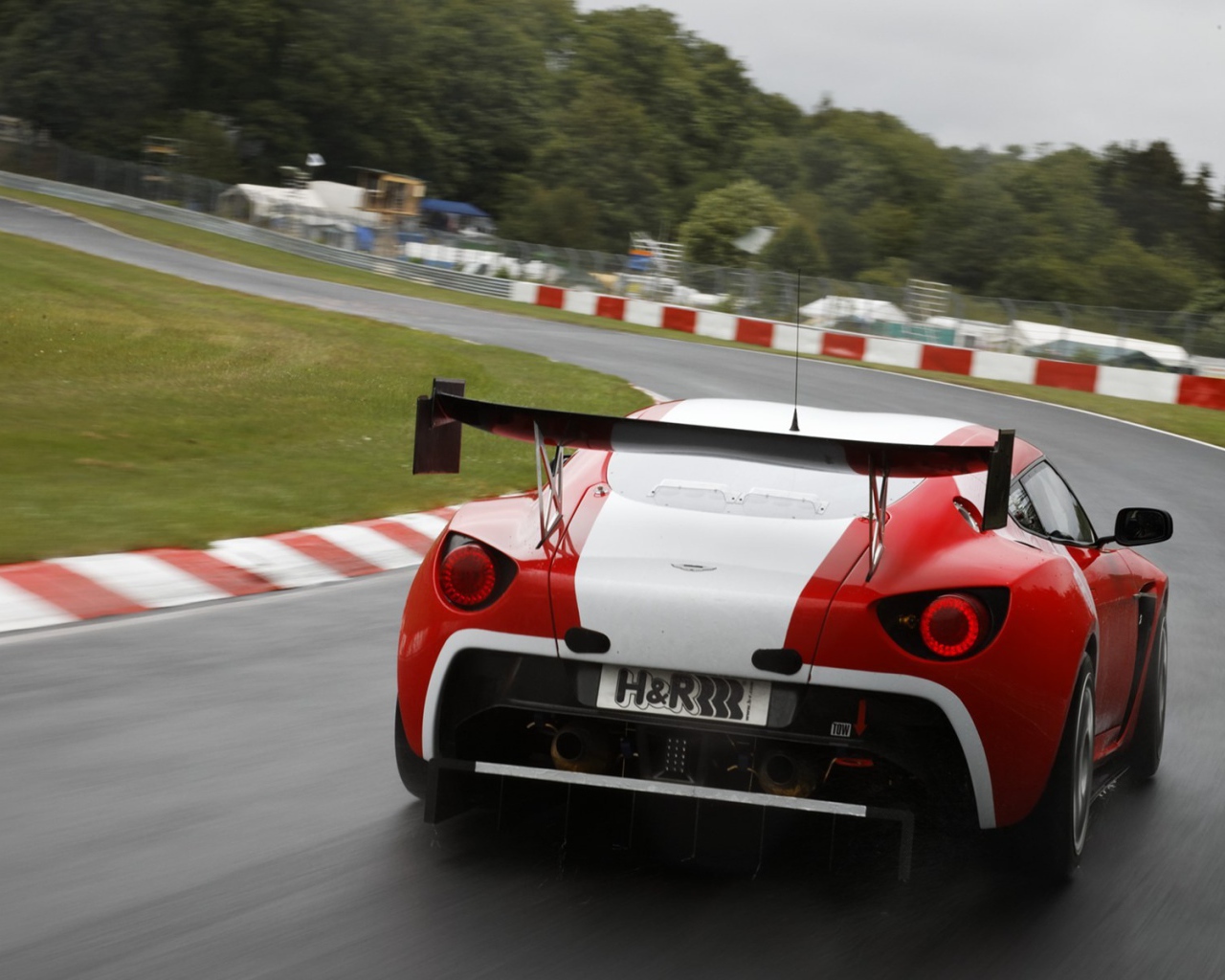 Дизайн автомобиля Aston Martin zagato