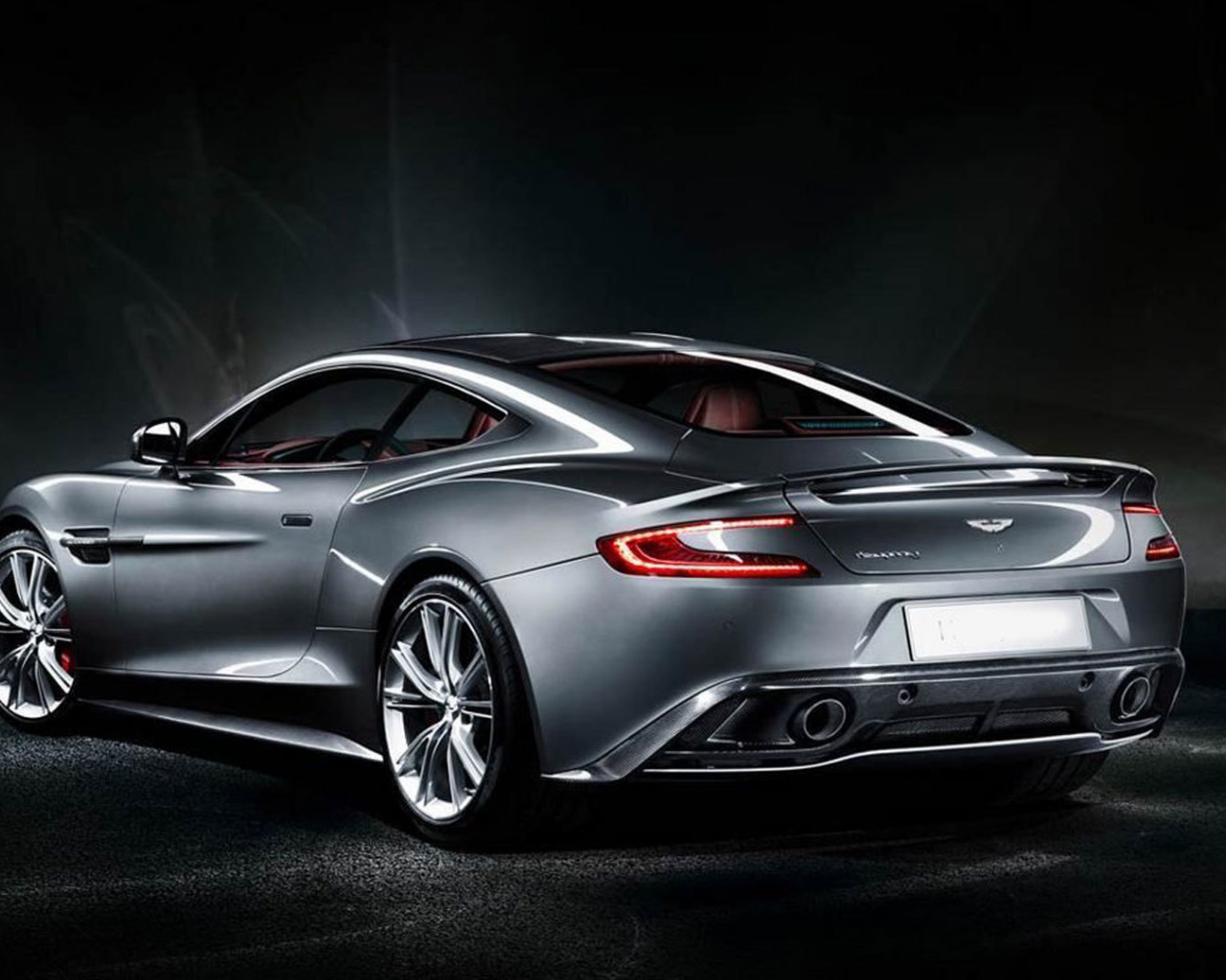 Новая машина Aston Martin 2013