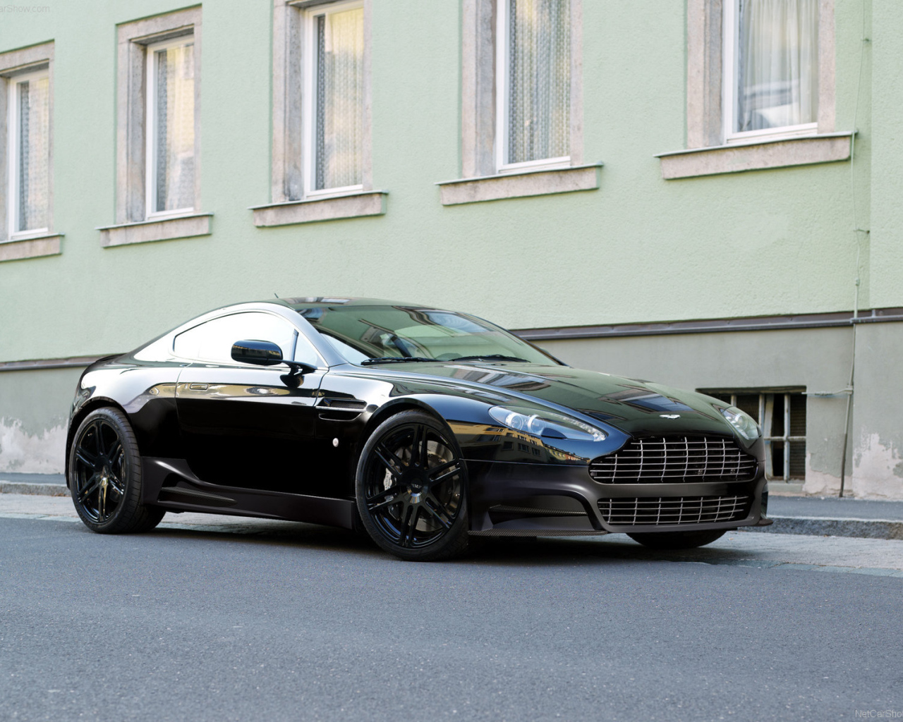 Новый автомобиль Aston Martin mansory