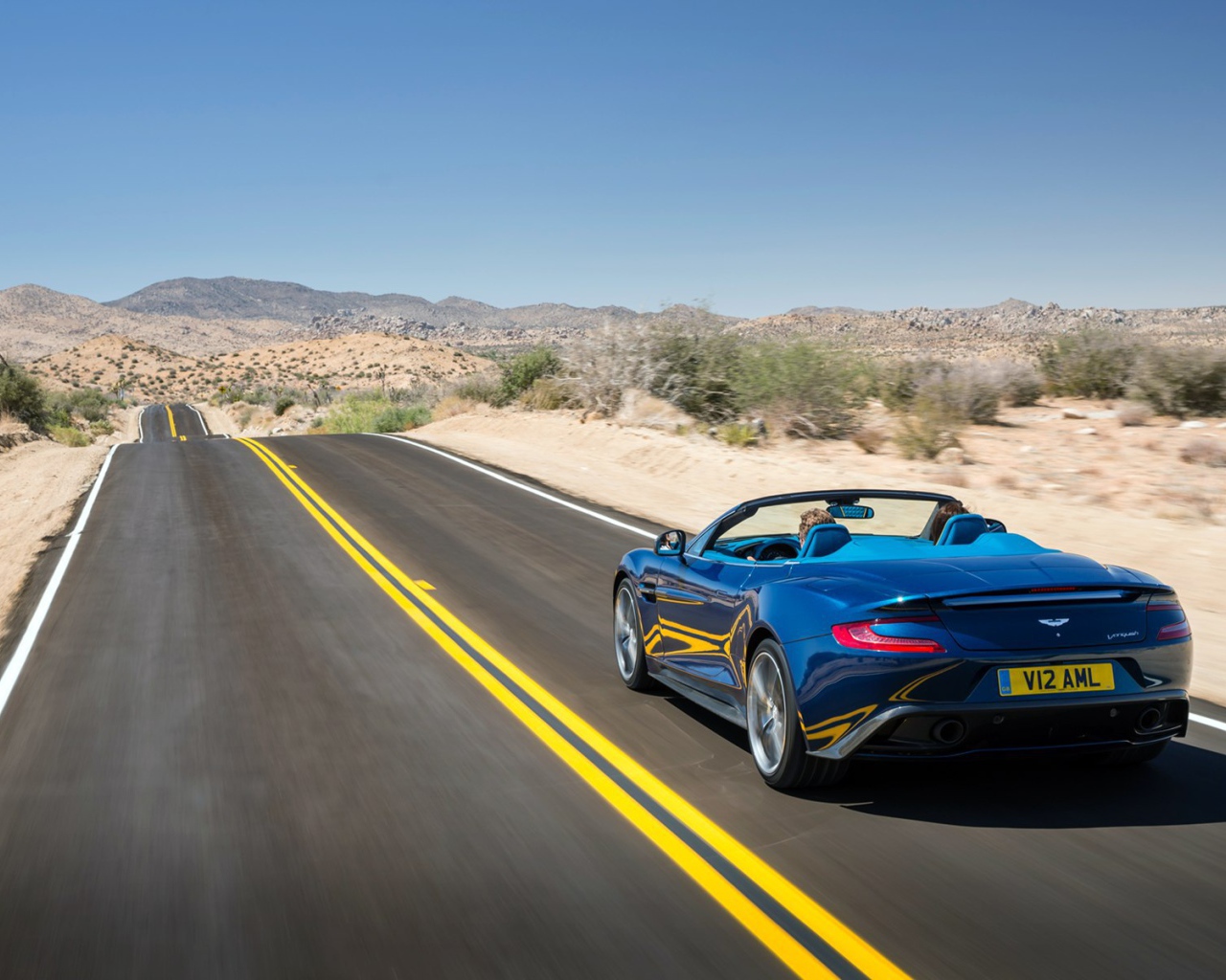 Новая машина Aston Martin volante