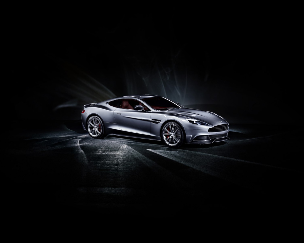 Фото автомобиля Aston Martin 2014
