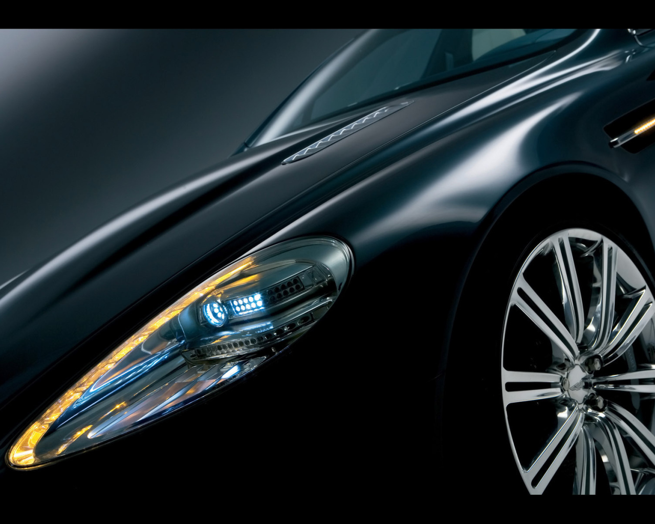 Надежный автомобиль Aston Martin top gear