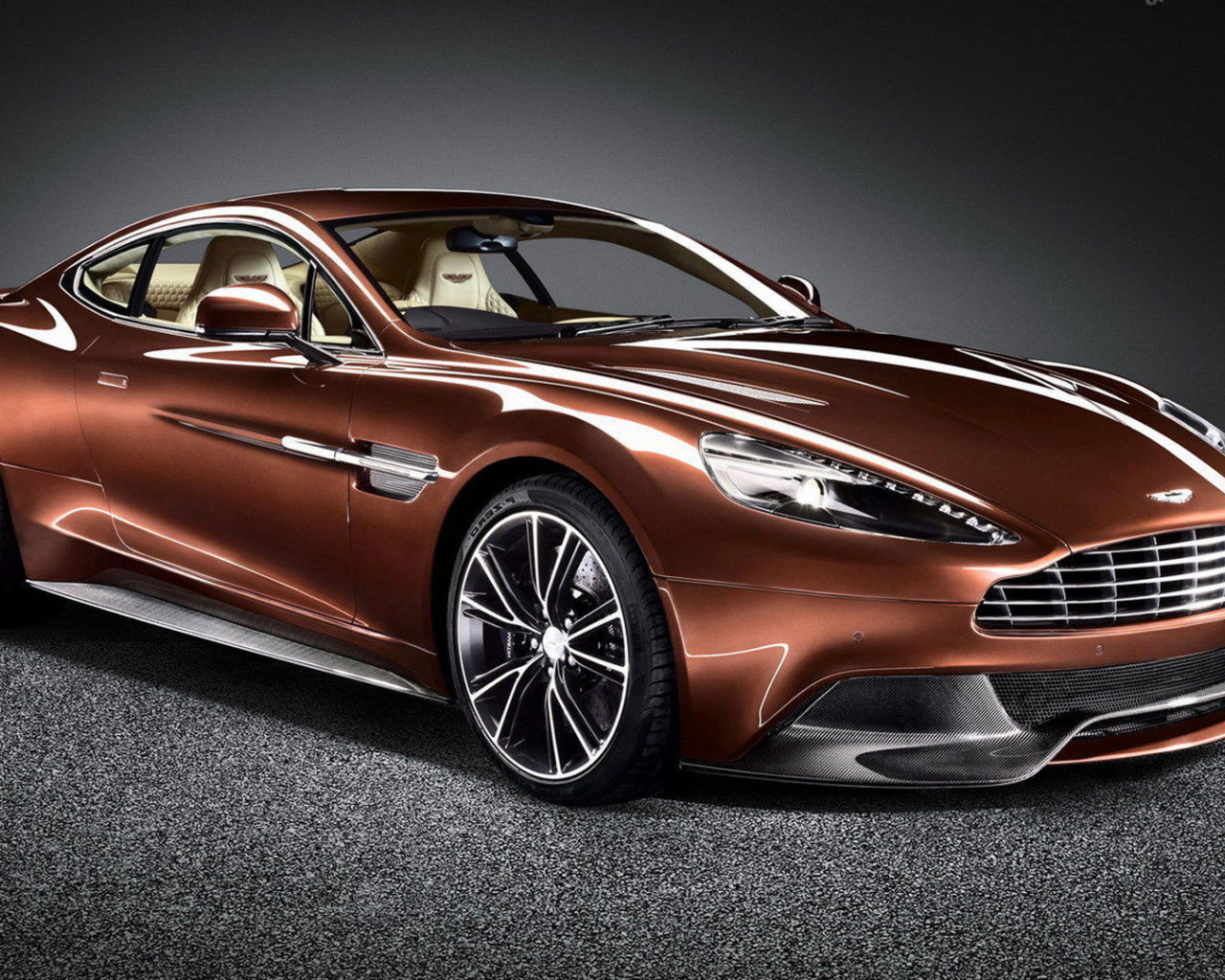 Надежный автомобиль Aston Martin vanquish