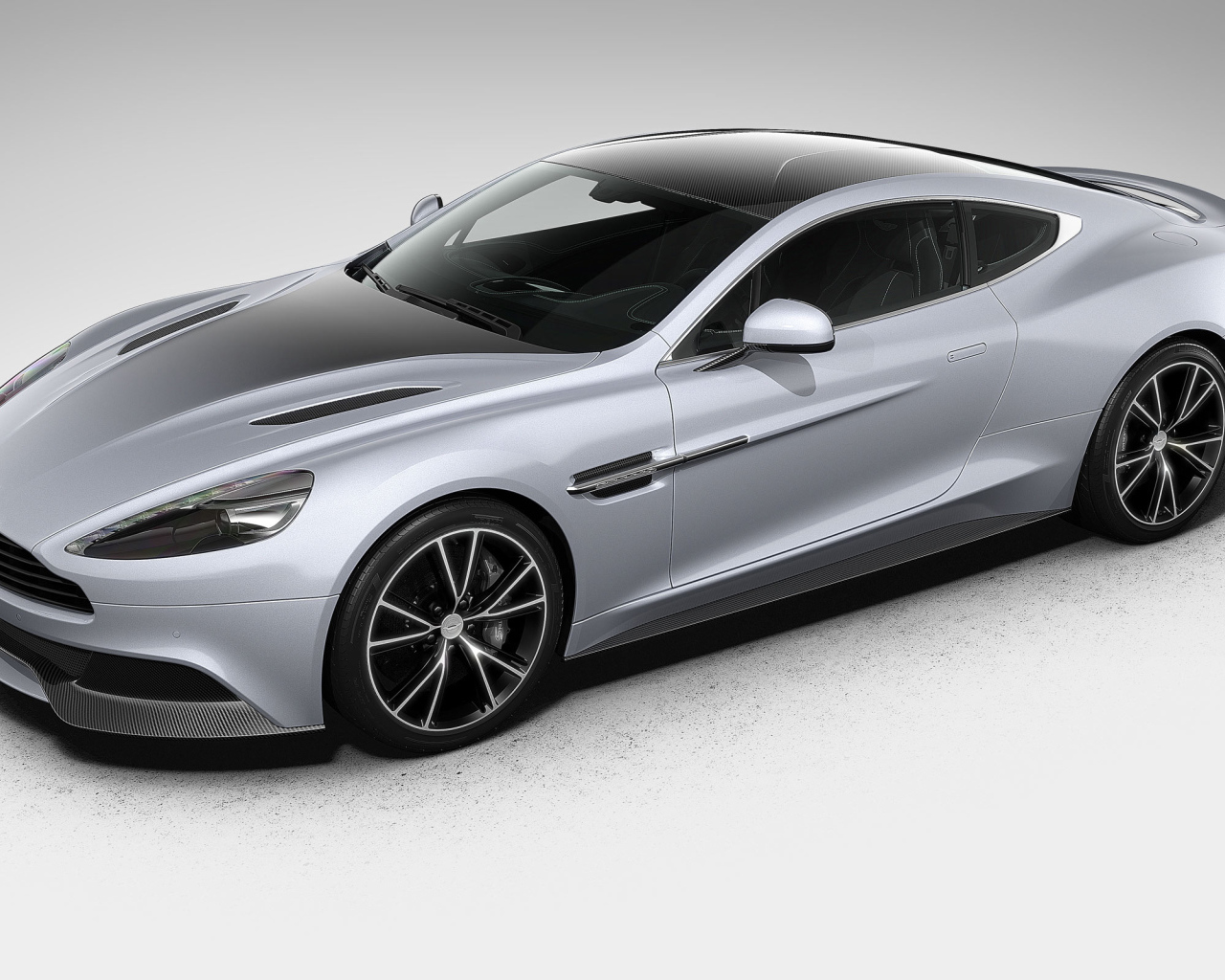 Надежная машина Aston Martin vanquish